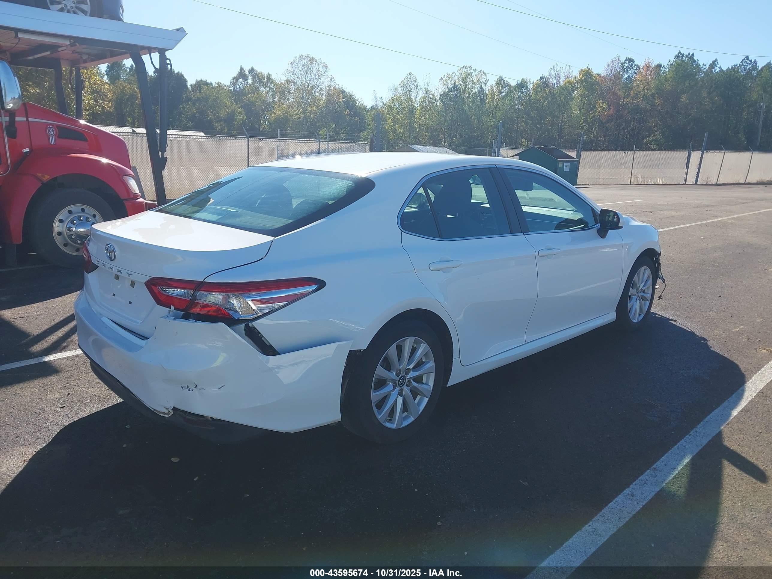 TOYOTA CAMRY image 4