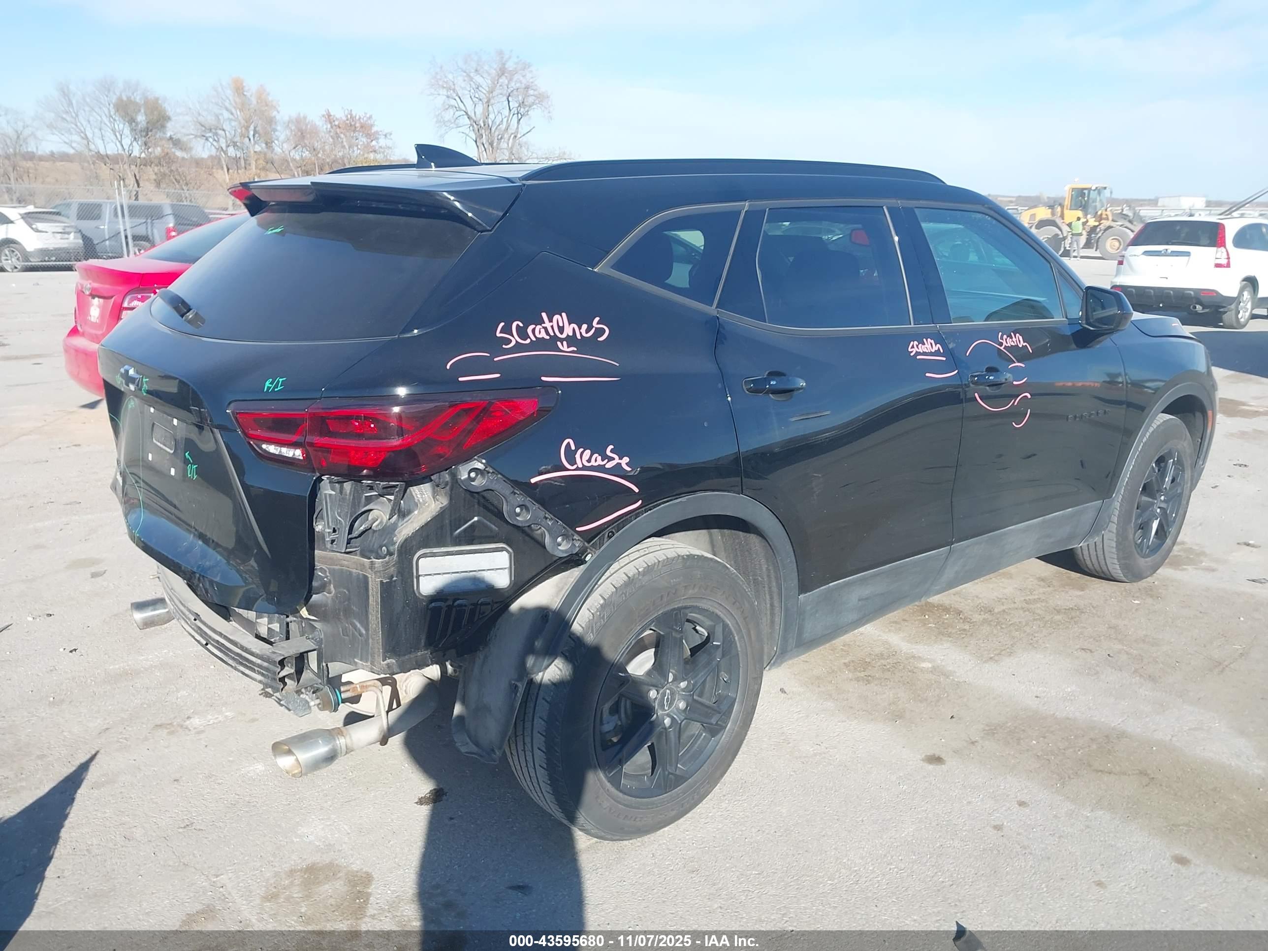 CHEVROLET BLAZER image 4