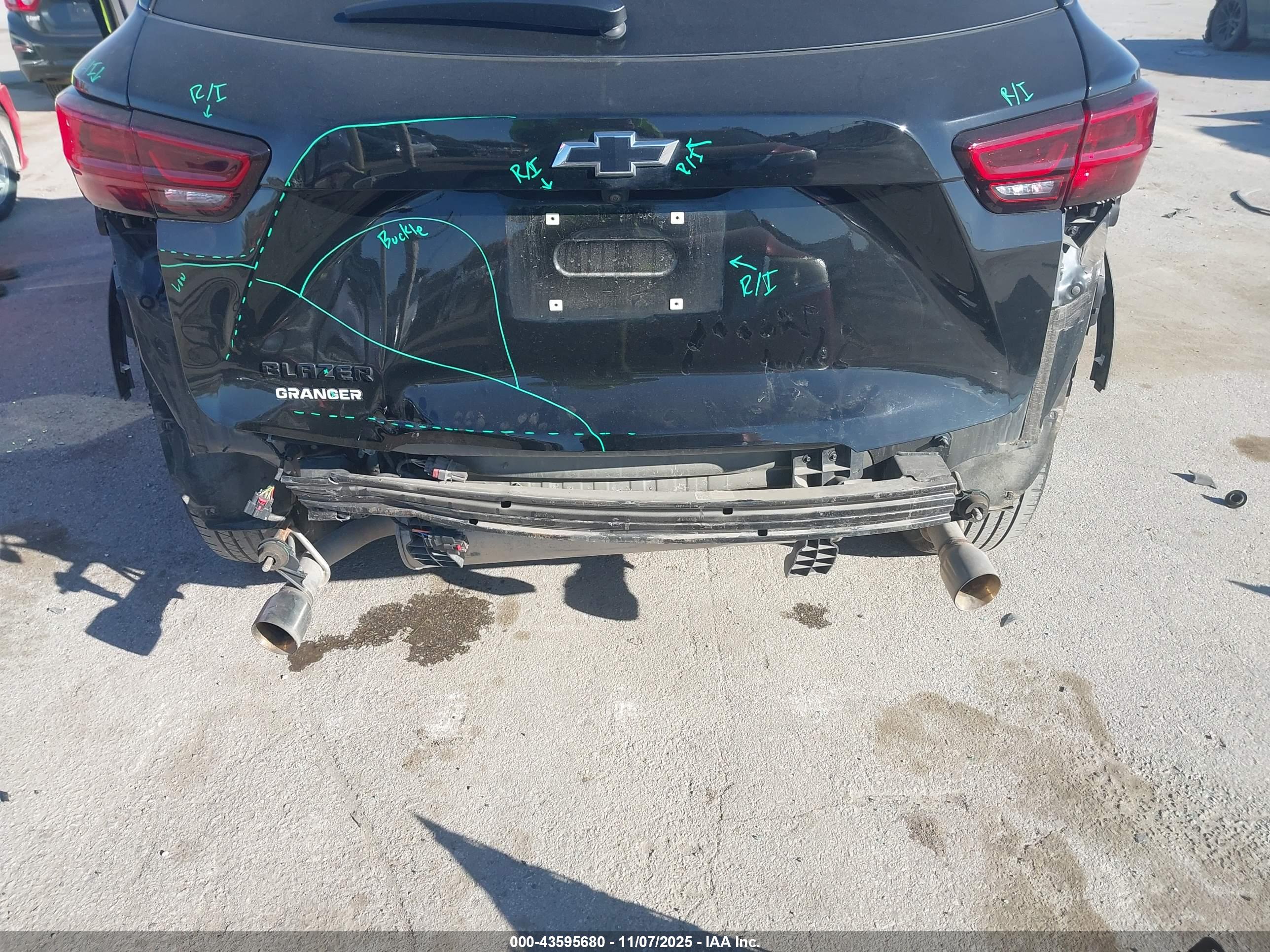 CHEVROLET BLAZER image 6