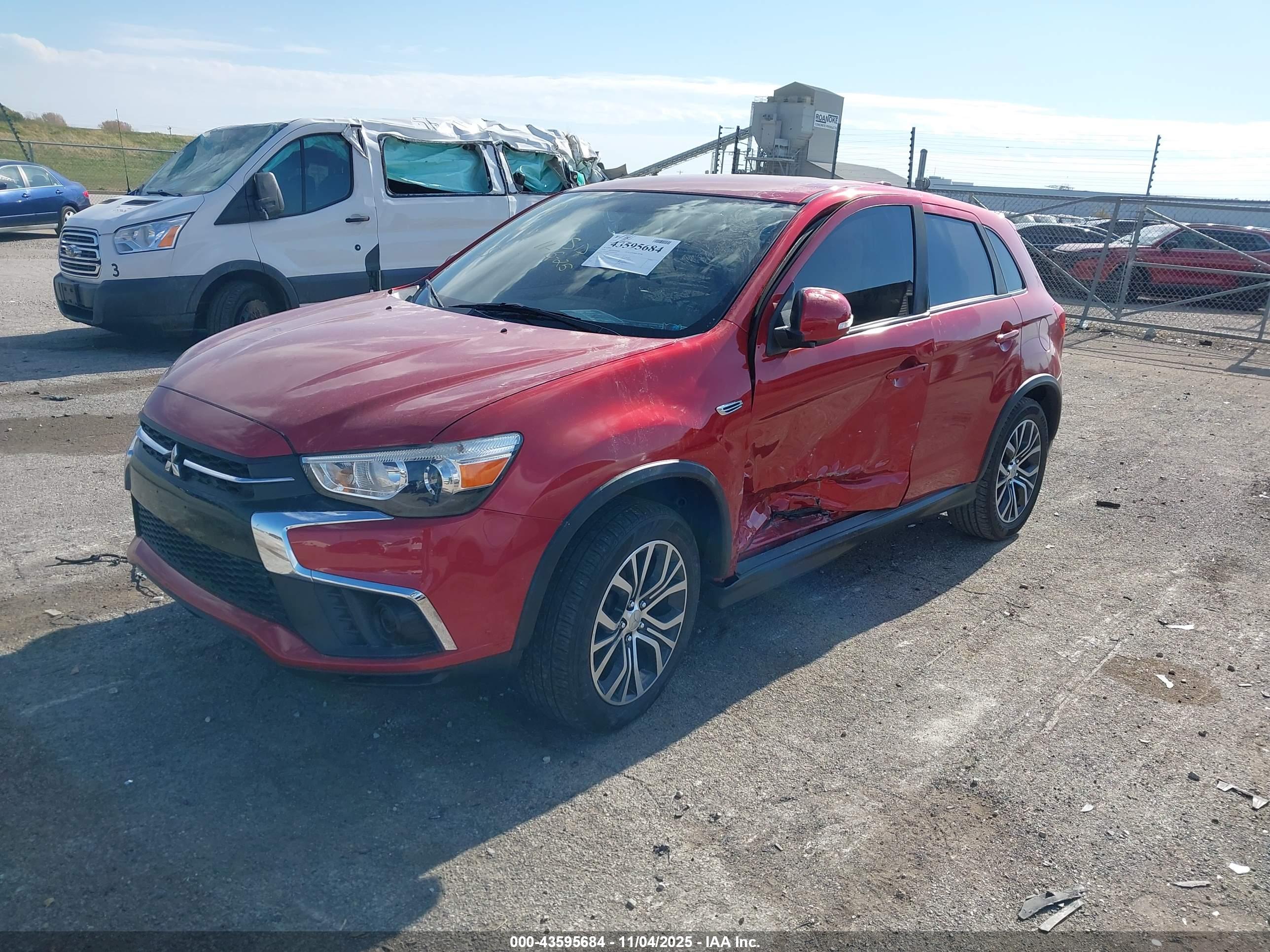 MITSUBISHI OUTLANDER image 2
