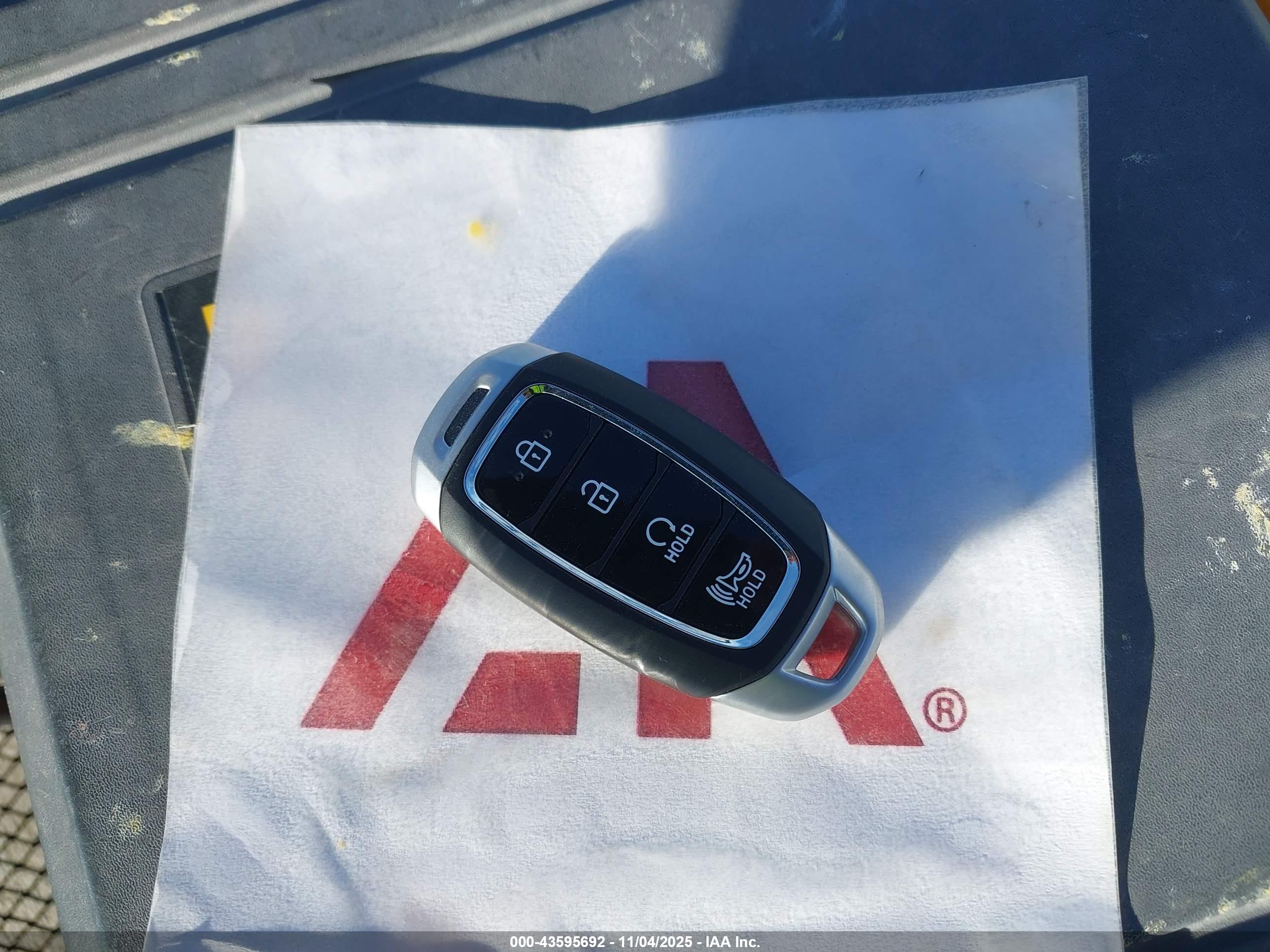 HYUNDAI VENUE image 11