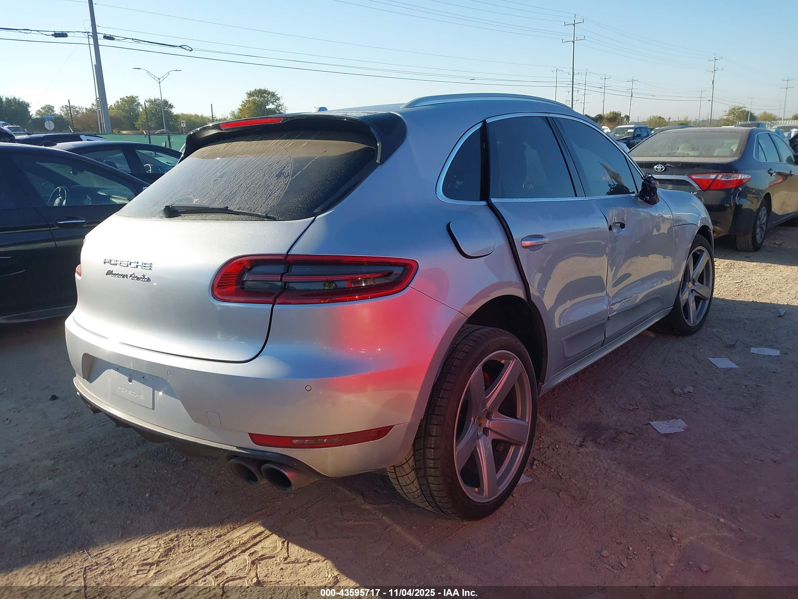 PORSCHE MACAN image 4