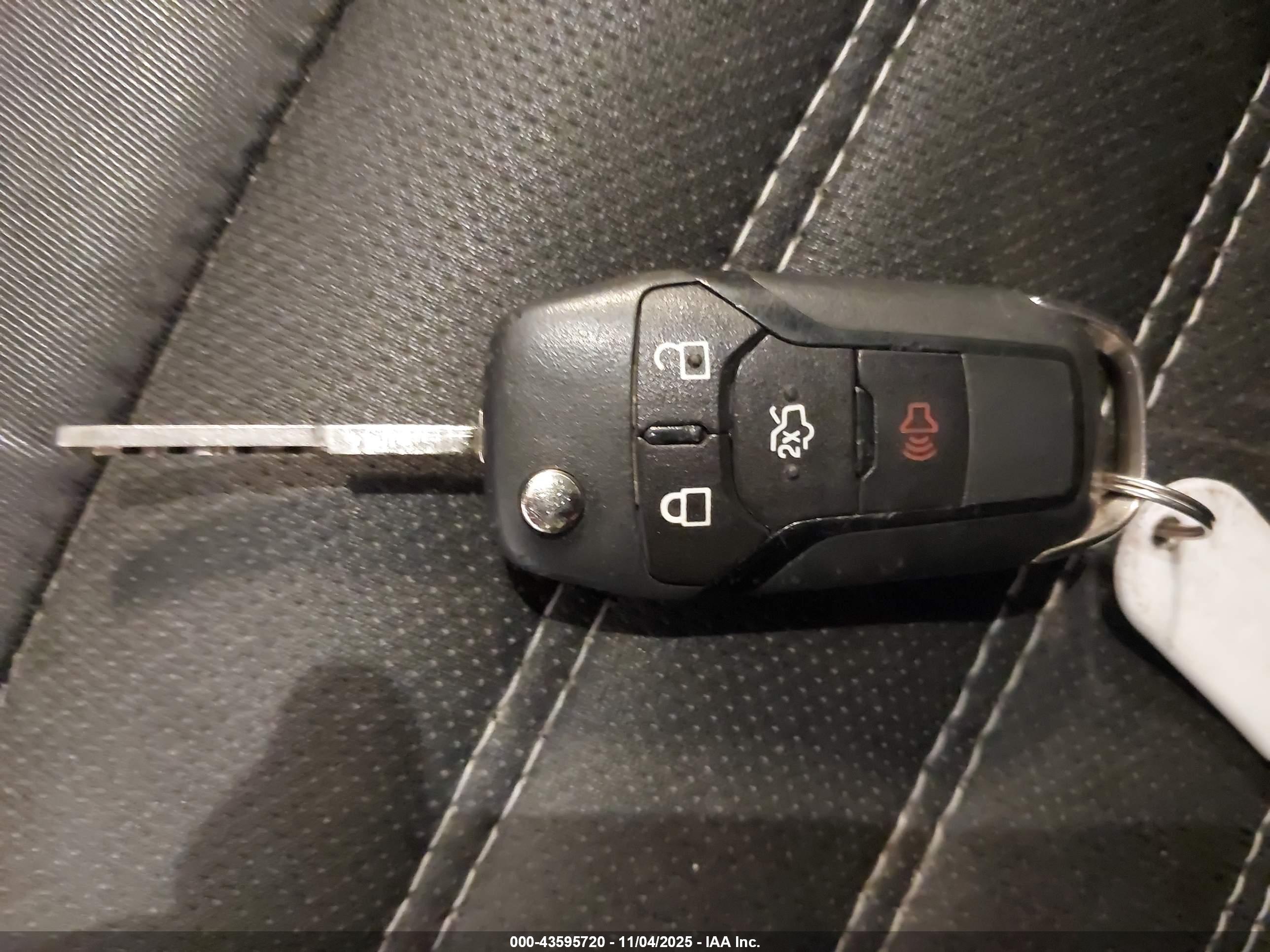 FORD FUSION image 11
