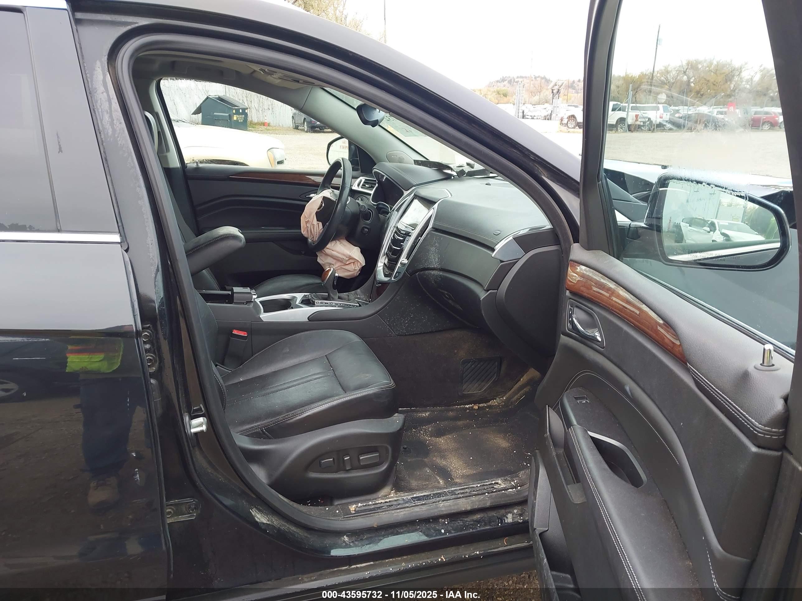 CADILLAC SRX image 5