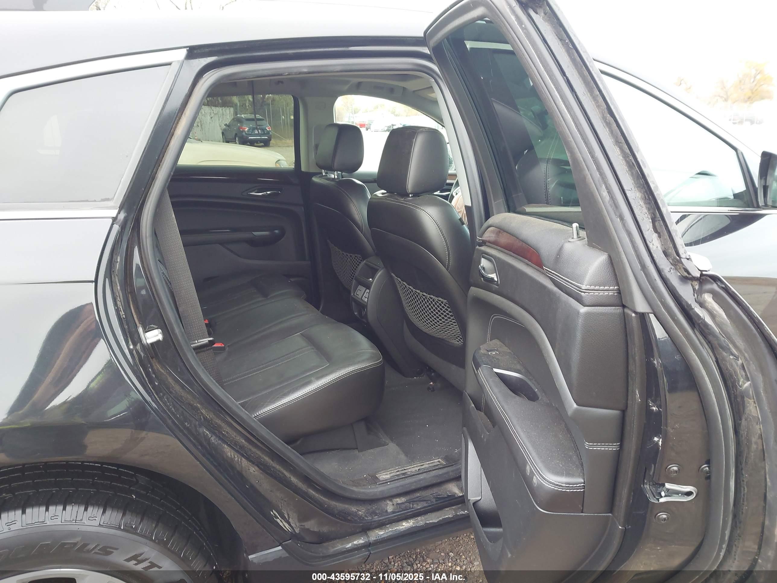 CADILLAC SRX image 8