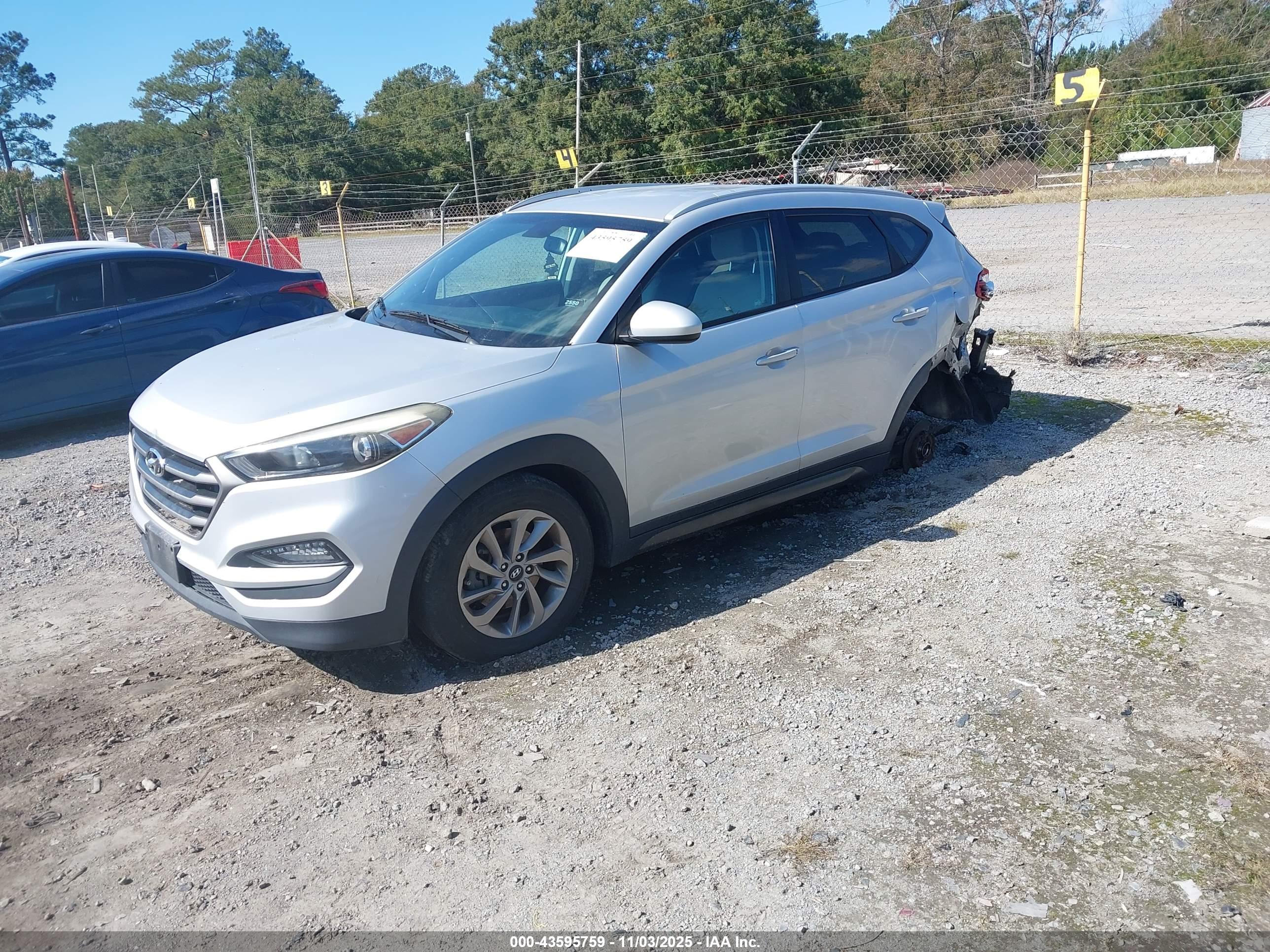 HYUNDAI TUCSON image 2