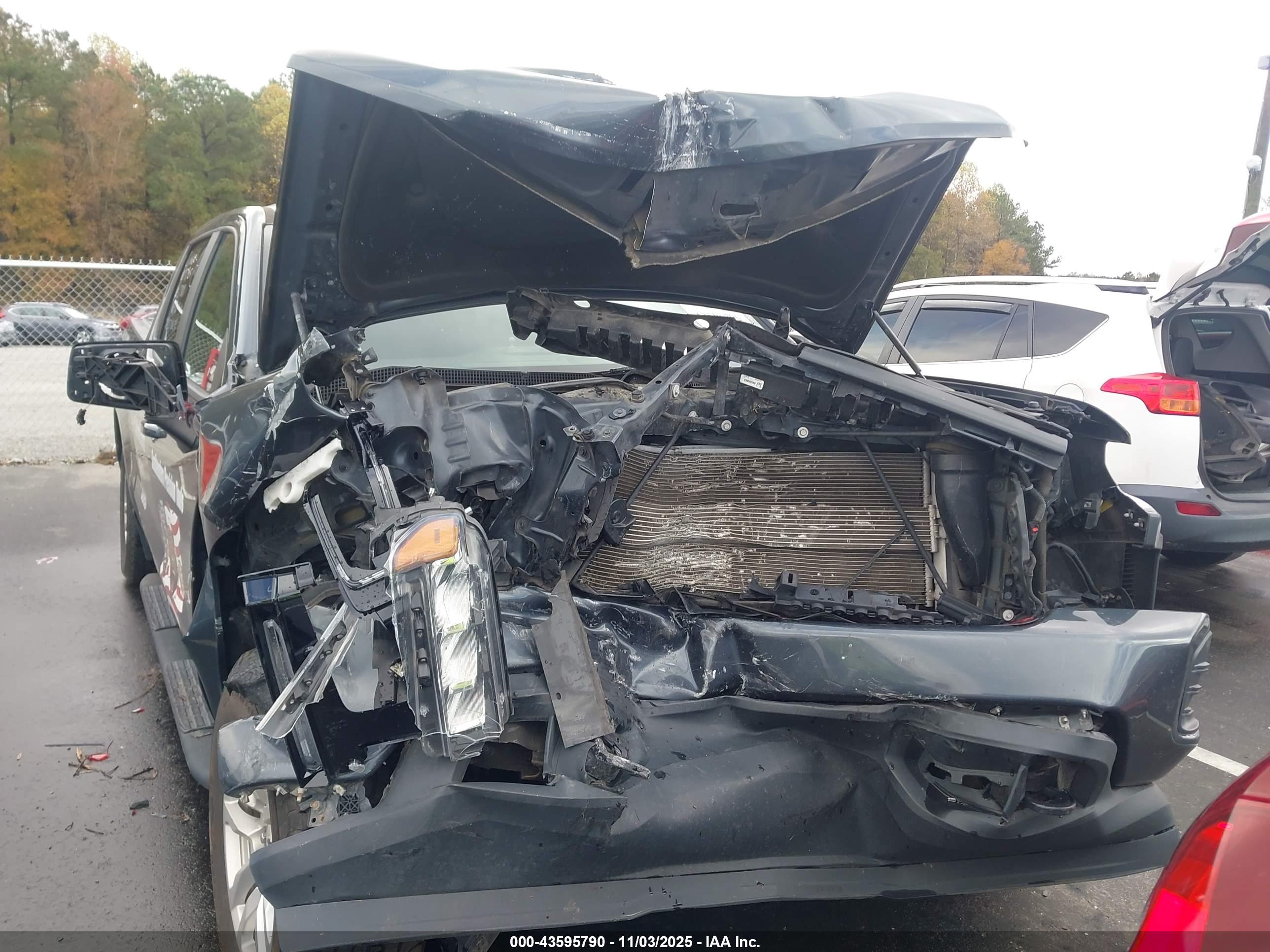 CHEVROLET SILVERADO image 6