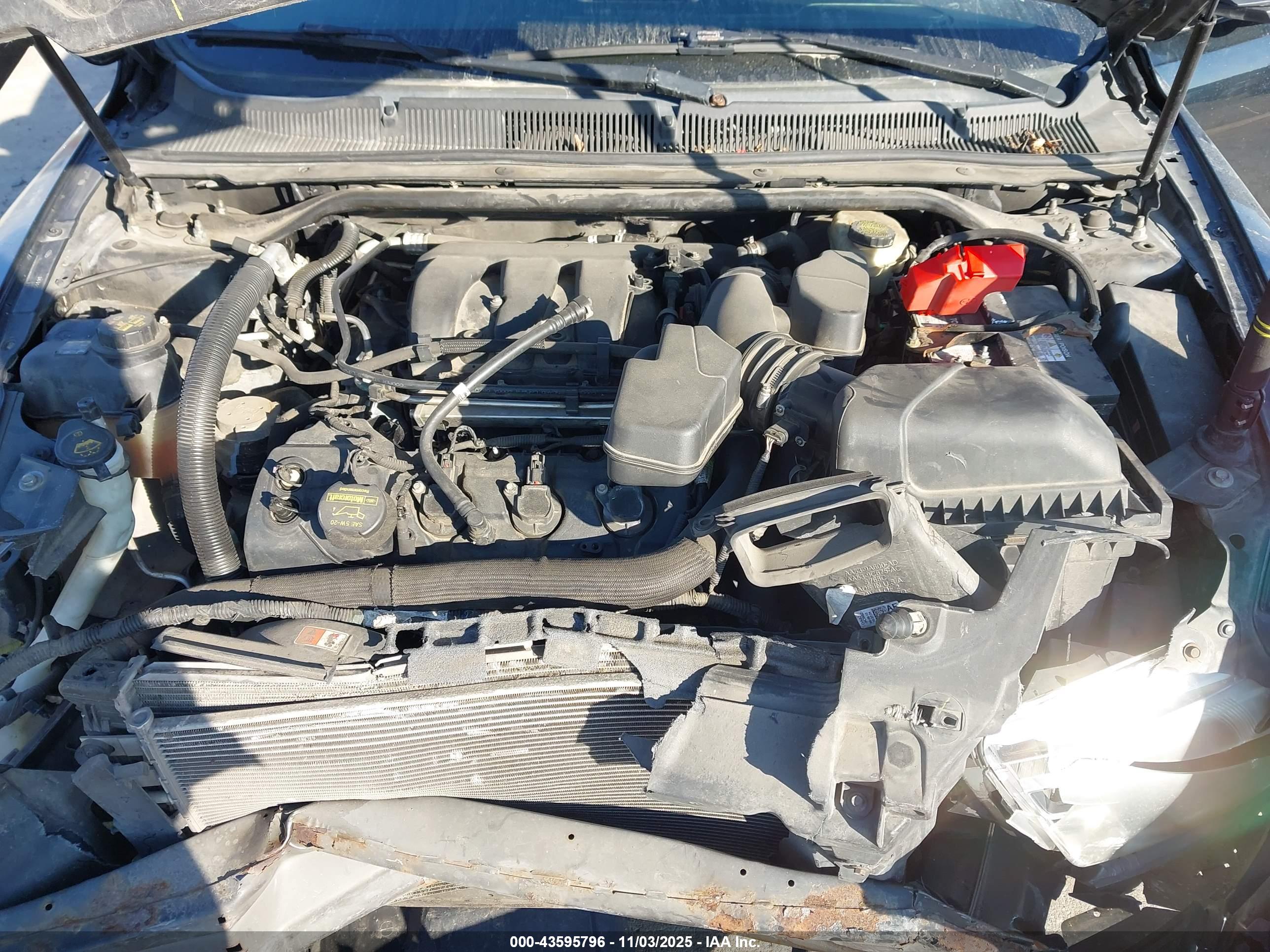 FORD TAURUS image 10