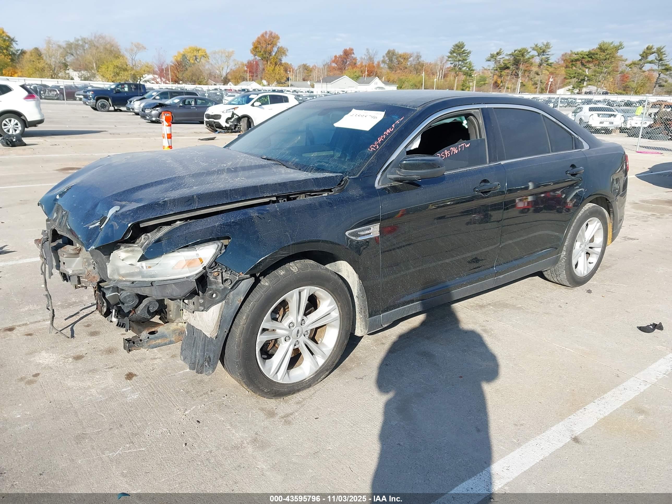 FORD TAURUS image 2