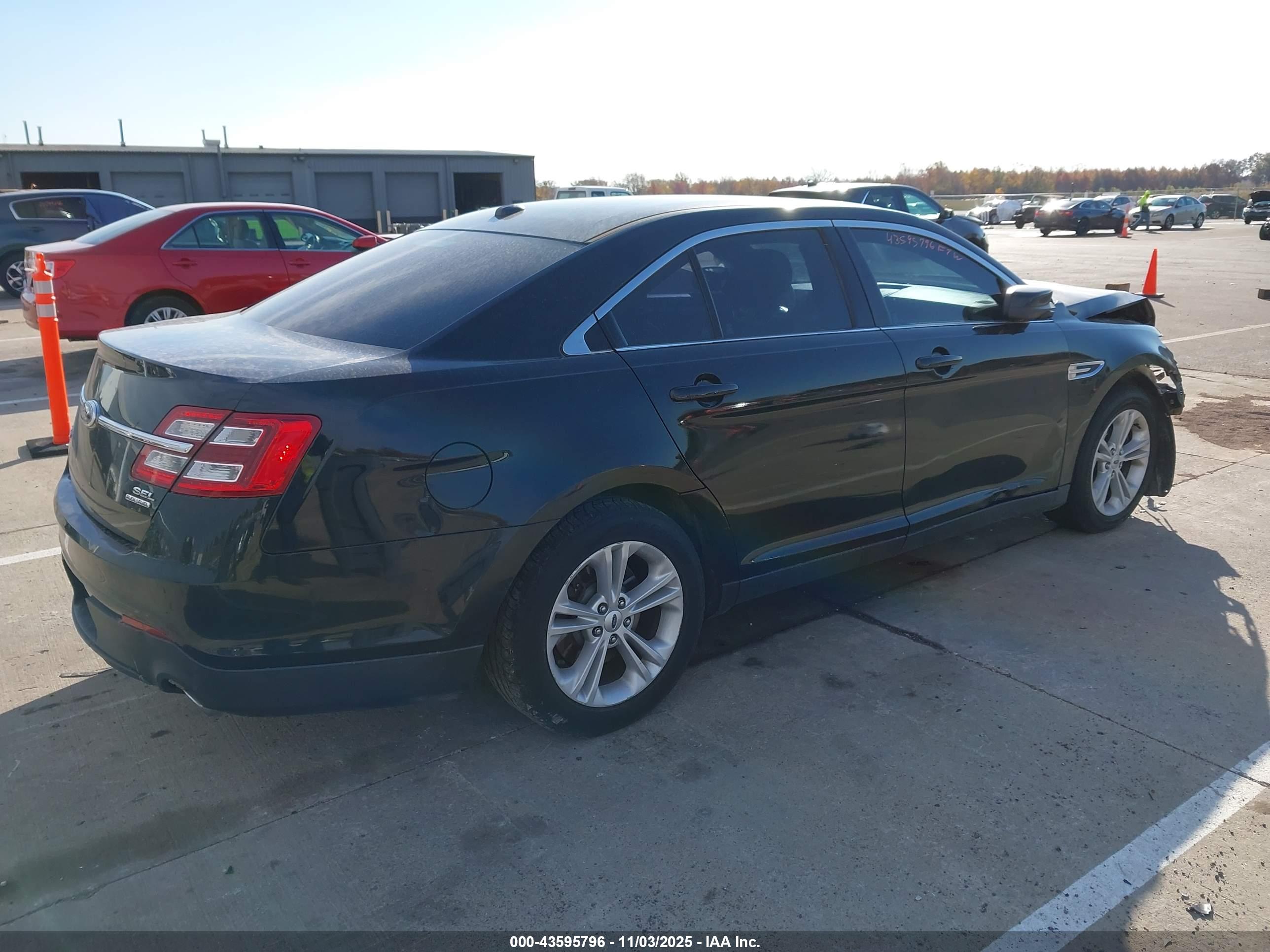 FORD TAURUS image 4