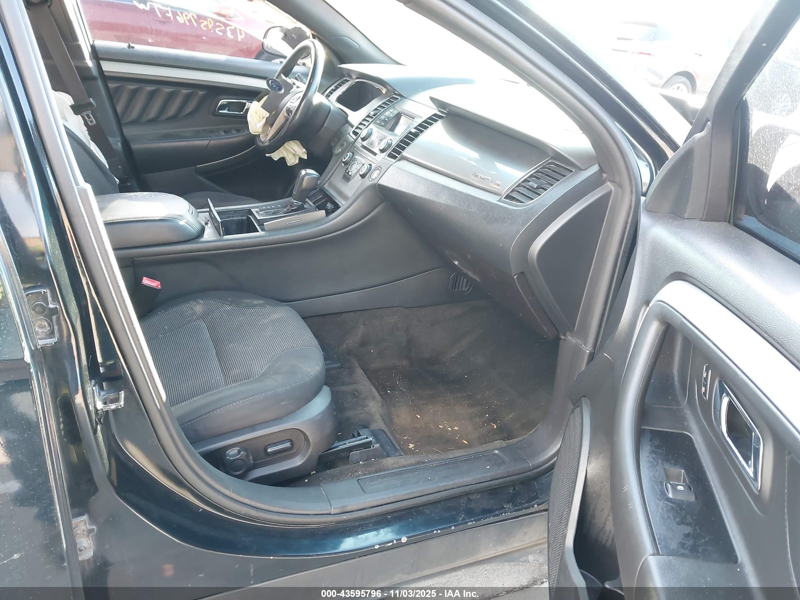 FORD TAURUS image 5