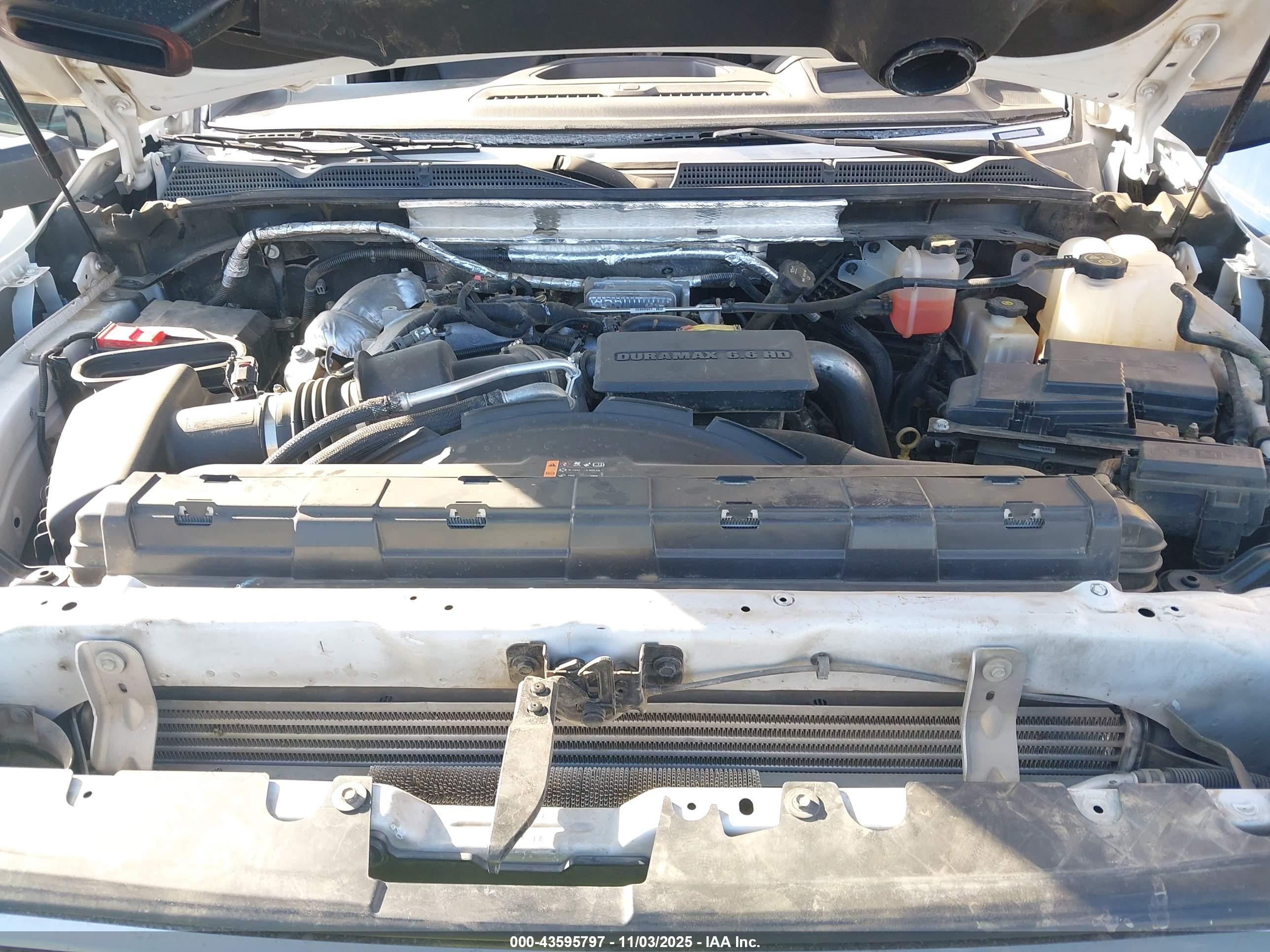 GMC SIERRA image 10