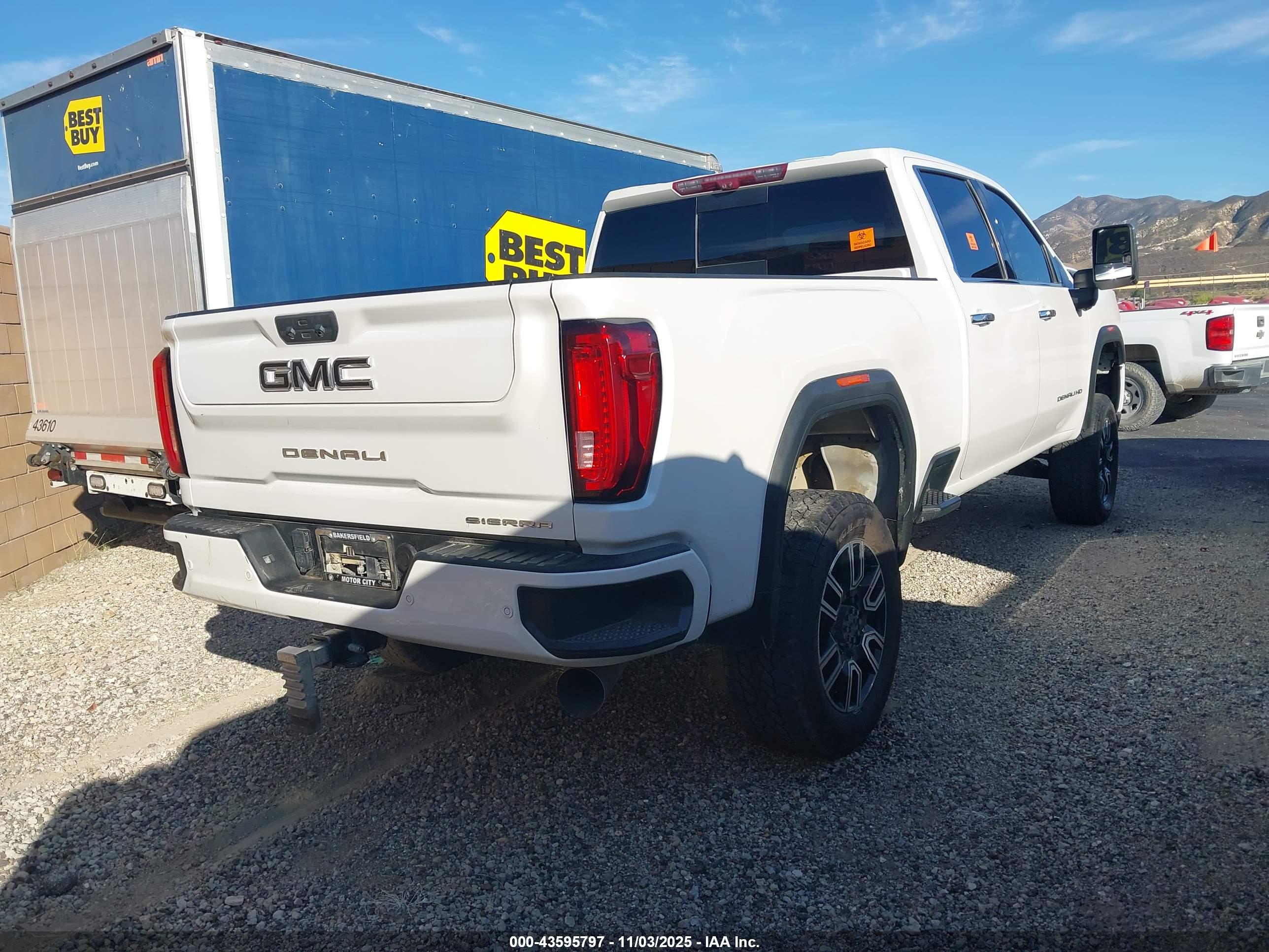 GMC SIERRA image 4
