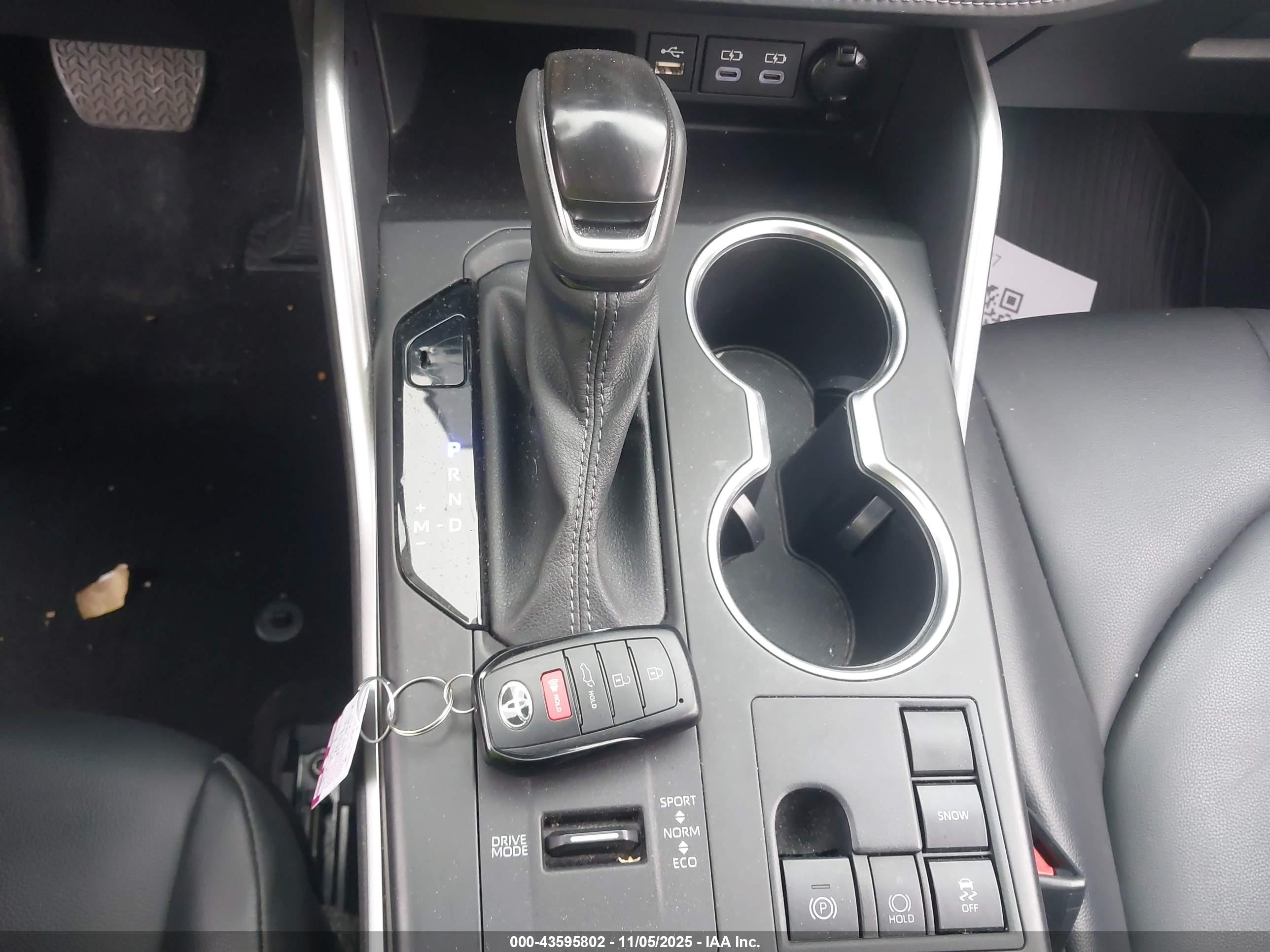 TOYOTA HIGHLANDER image 11