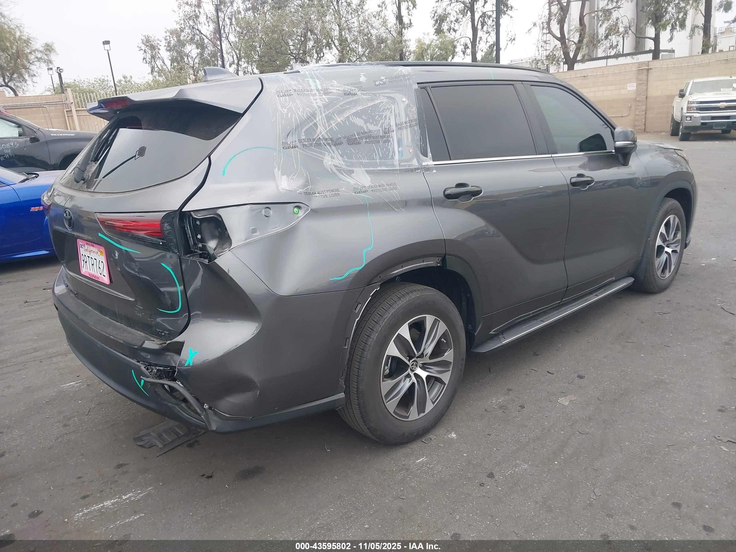 TOYOTA HIGHLANDER image 4