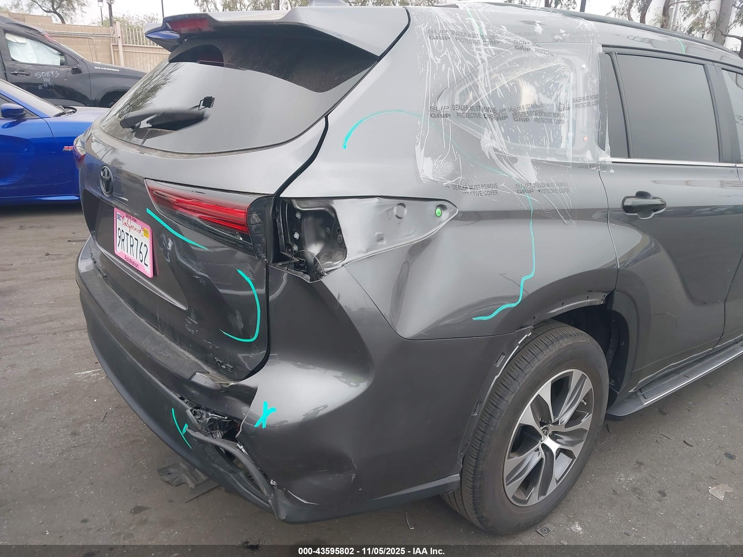 TOYOTA HIGHLANDER image 6