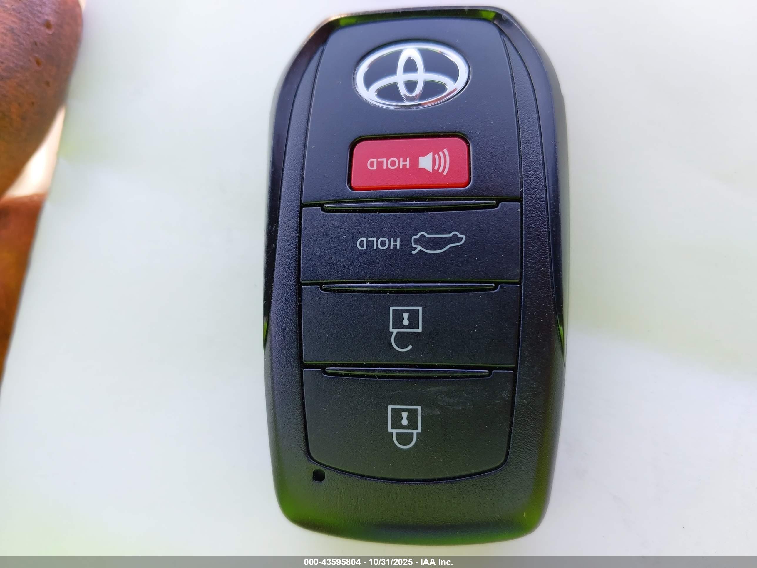 TOYOTA CAMRY image 11