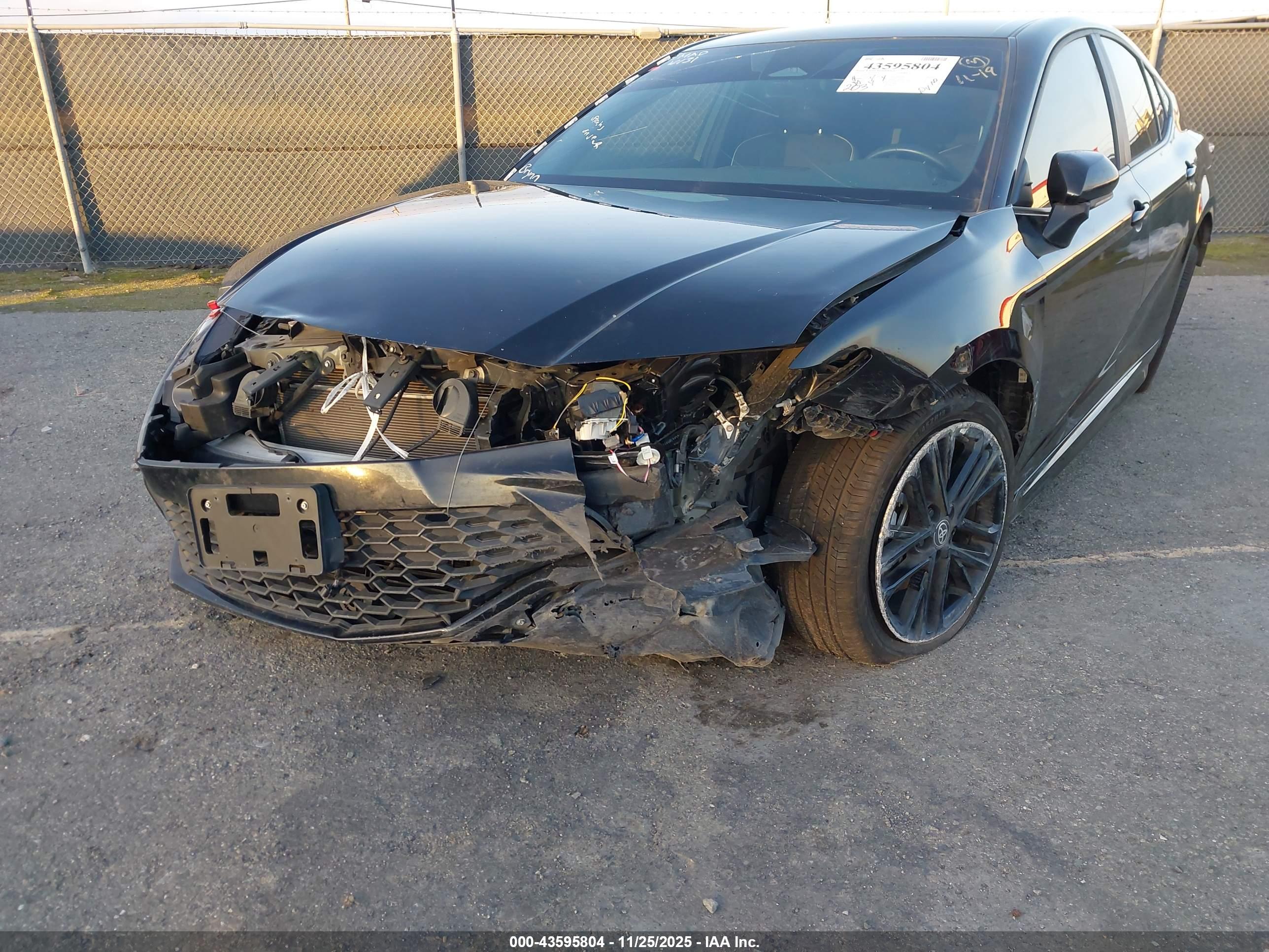 TOYOTA CAMRY image 6