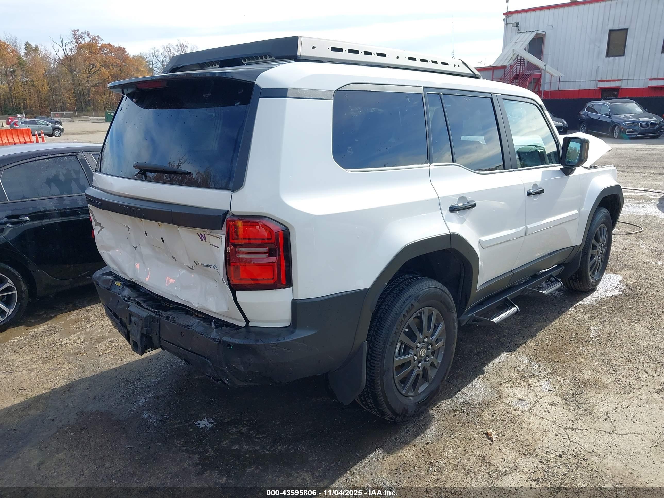 TOYOTA LAND image 4