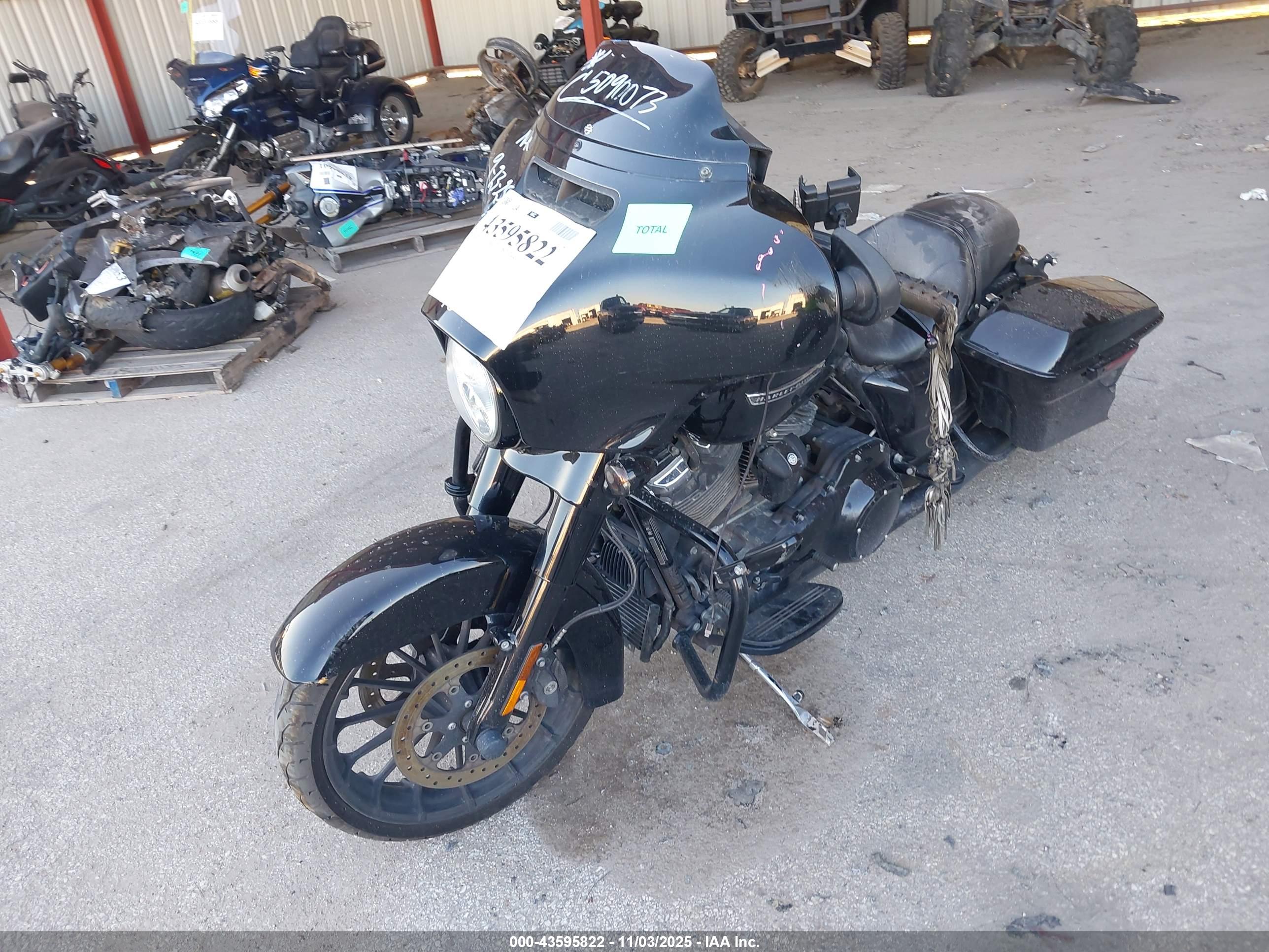 HARLEY-DAVIDSON FLHXS image 2