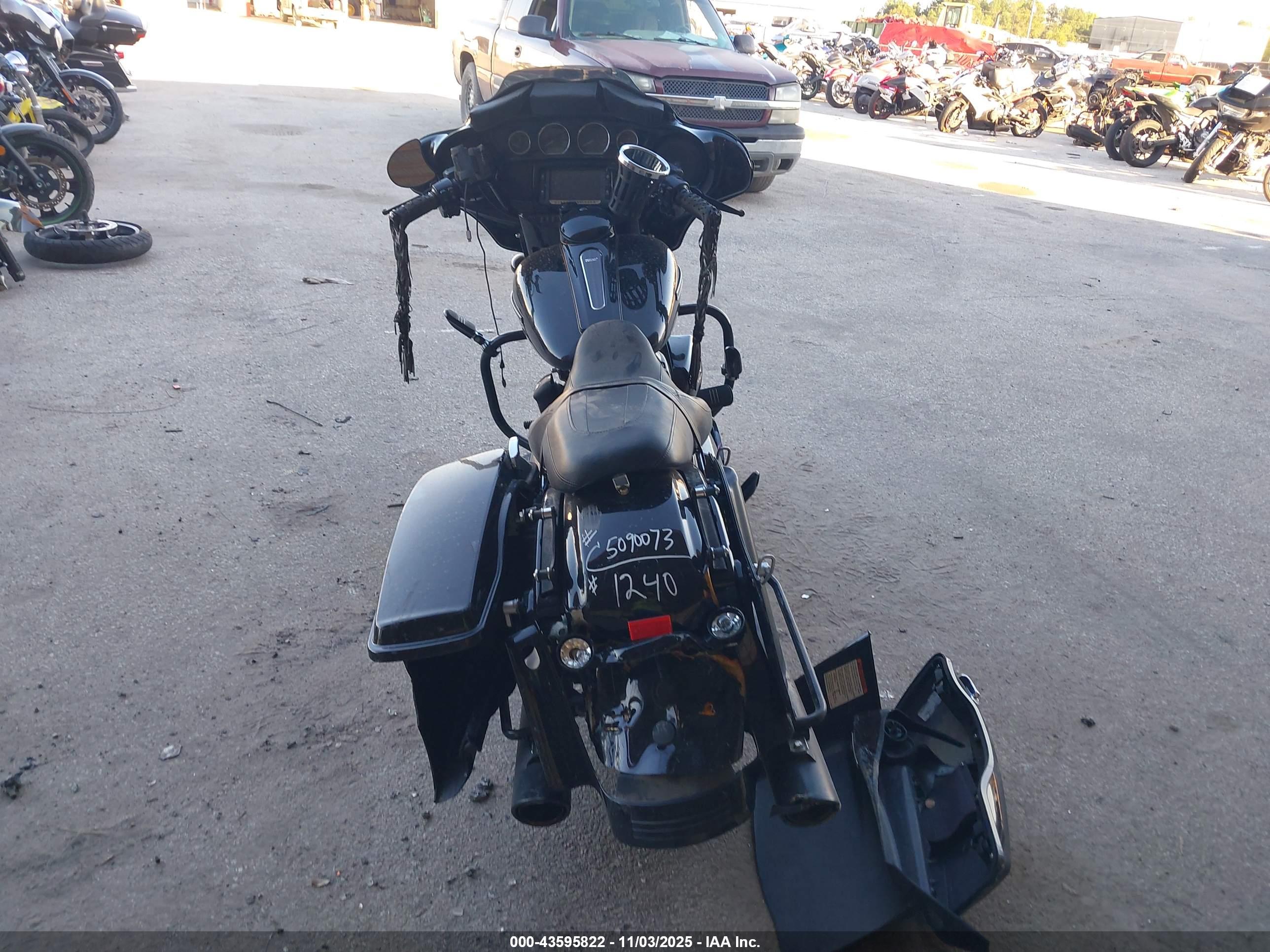 HARLEY-DAVIDSON FLHXS image 6