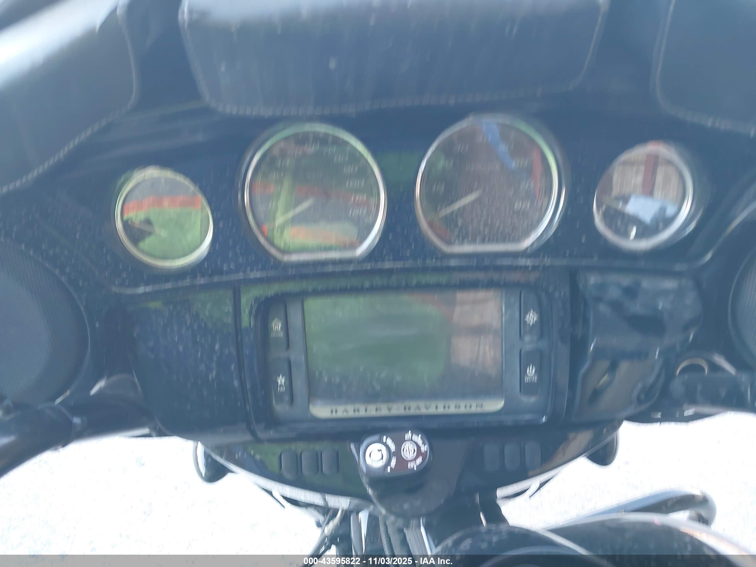 HARLEY-DAVIDSON FLHXS image 7