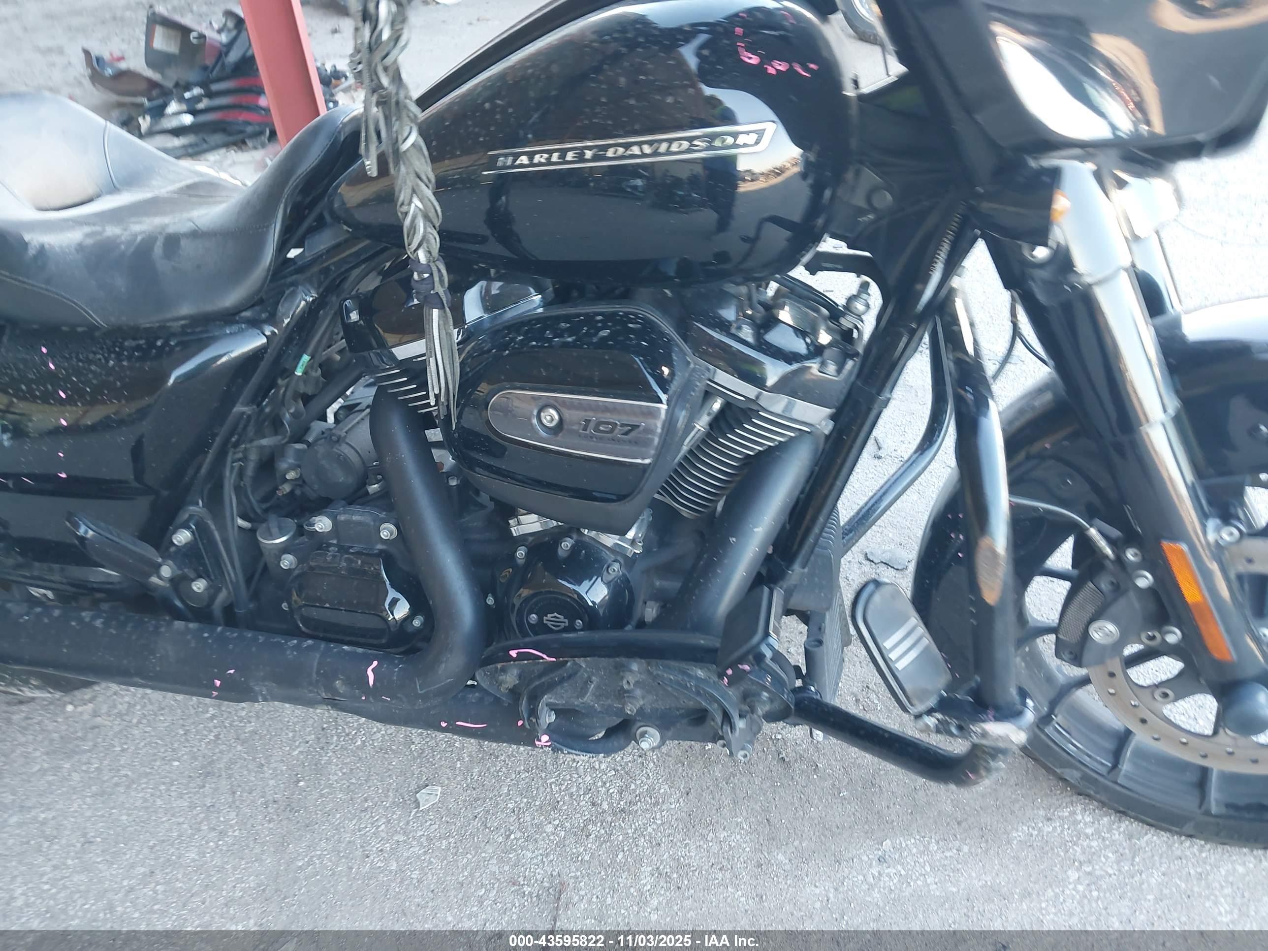 HARLEY-DAVIDSON FLHXS image 8