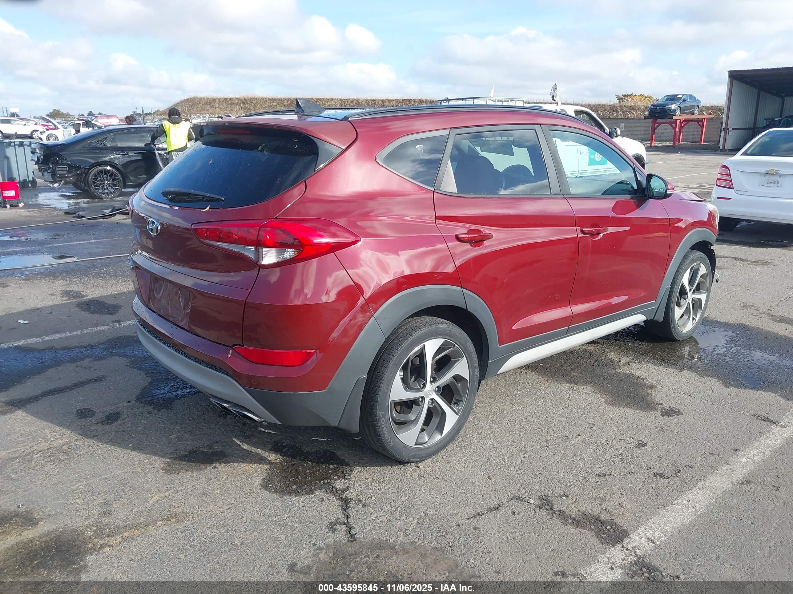 HYUNDAI TUCSON image 4