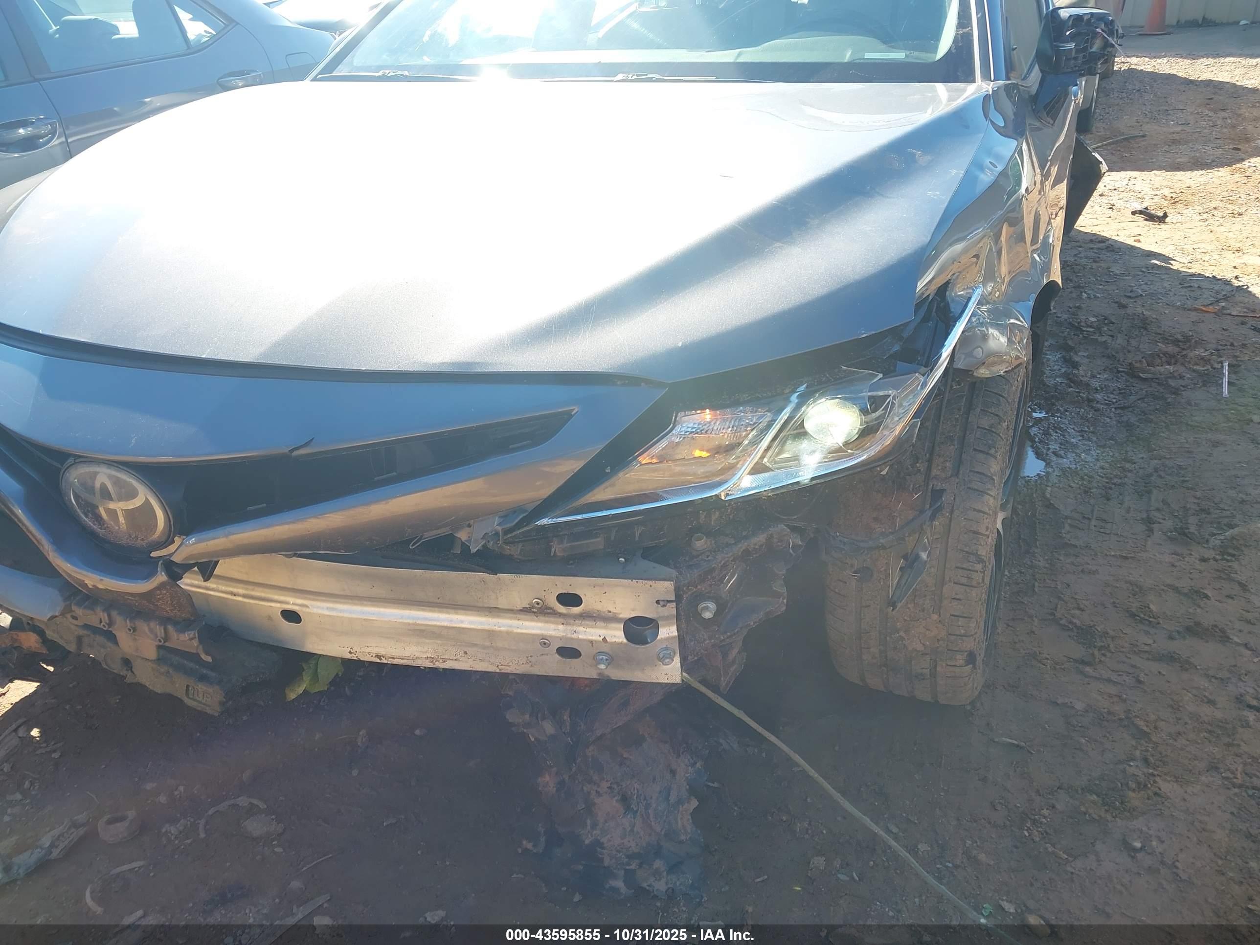 TOYOTA CAMRY image 6