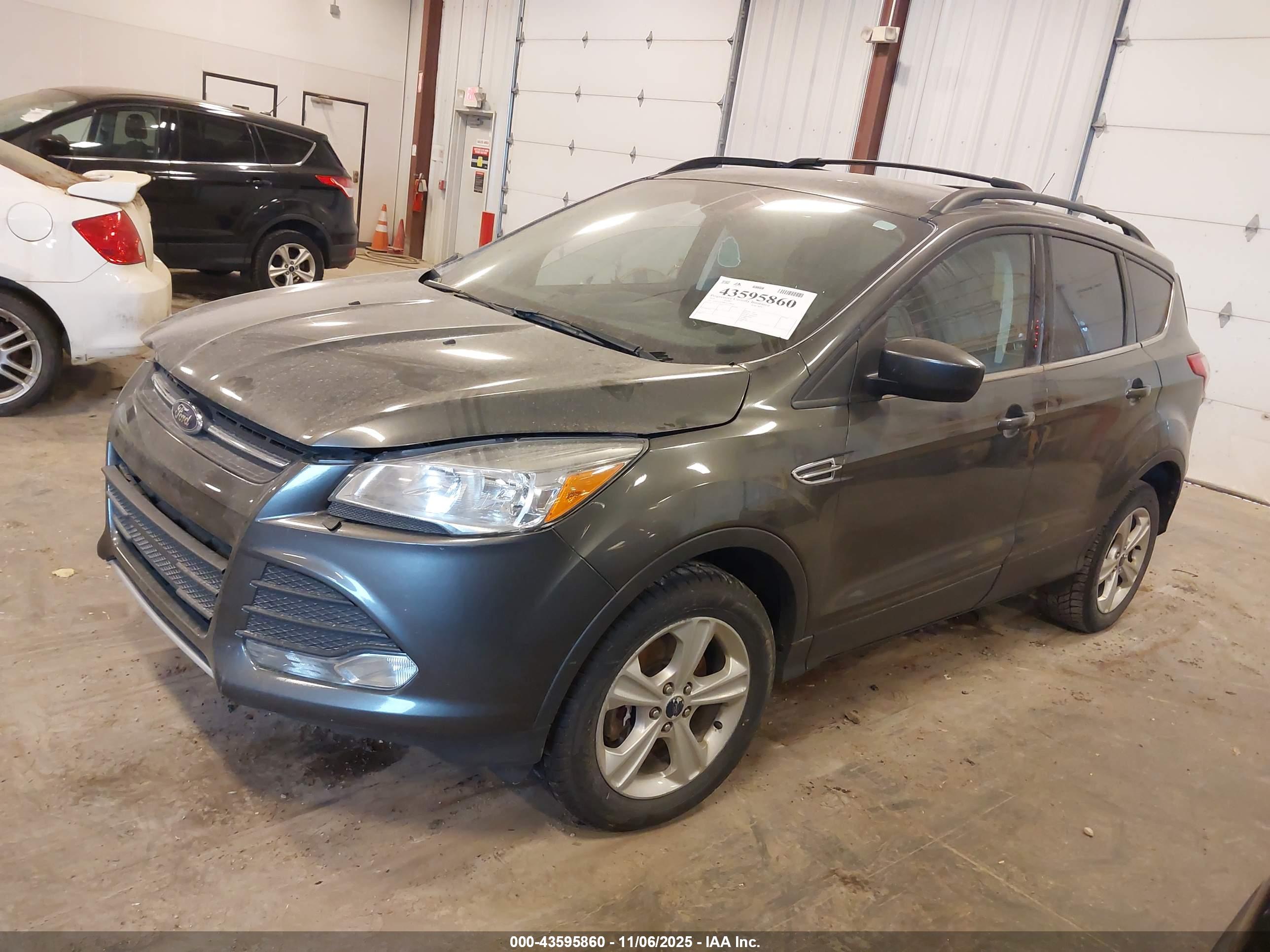 FORD ESCAPE image 2