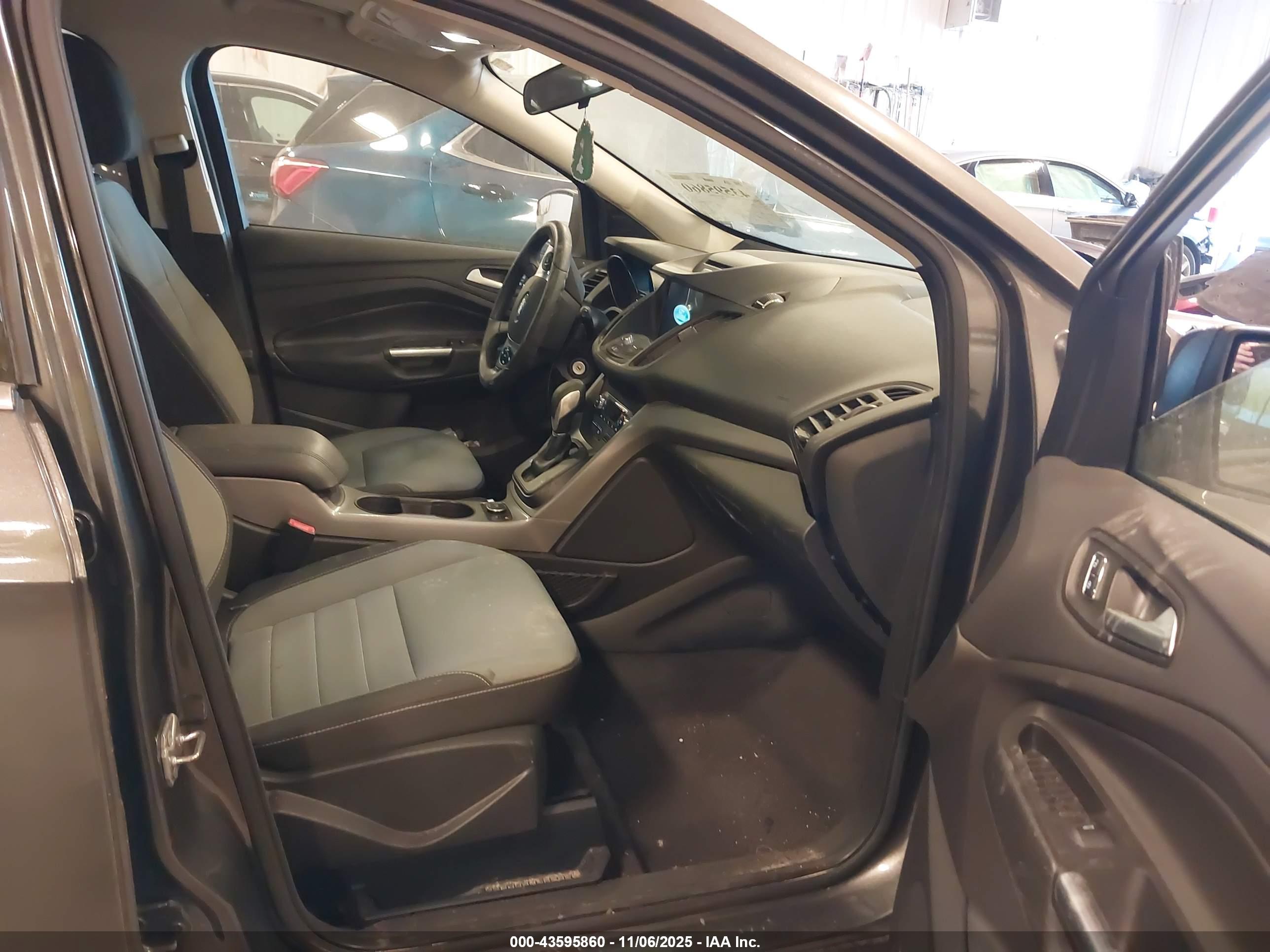 FORD ESCAPE image 5