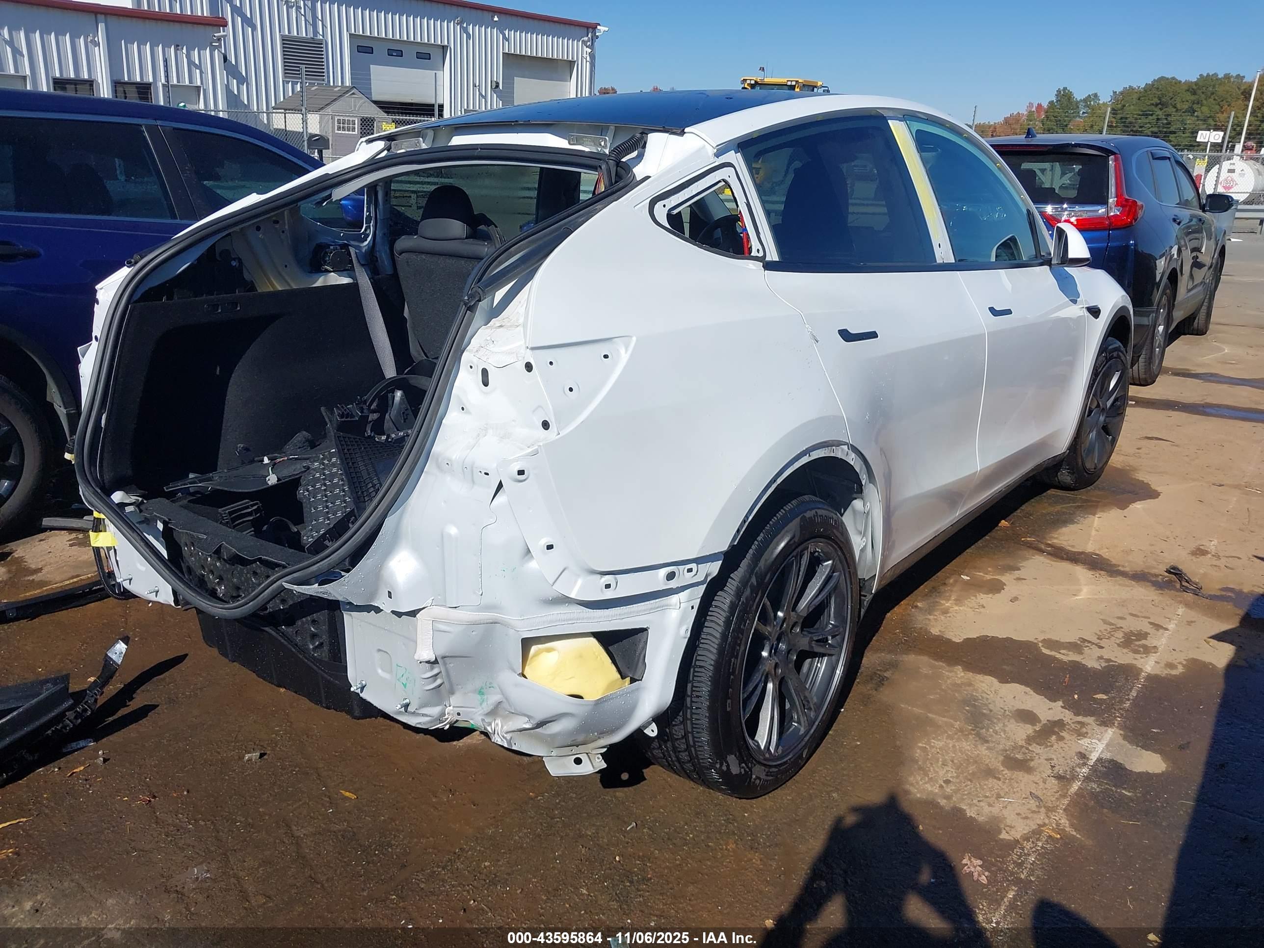 TESLA MODEL image 4