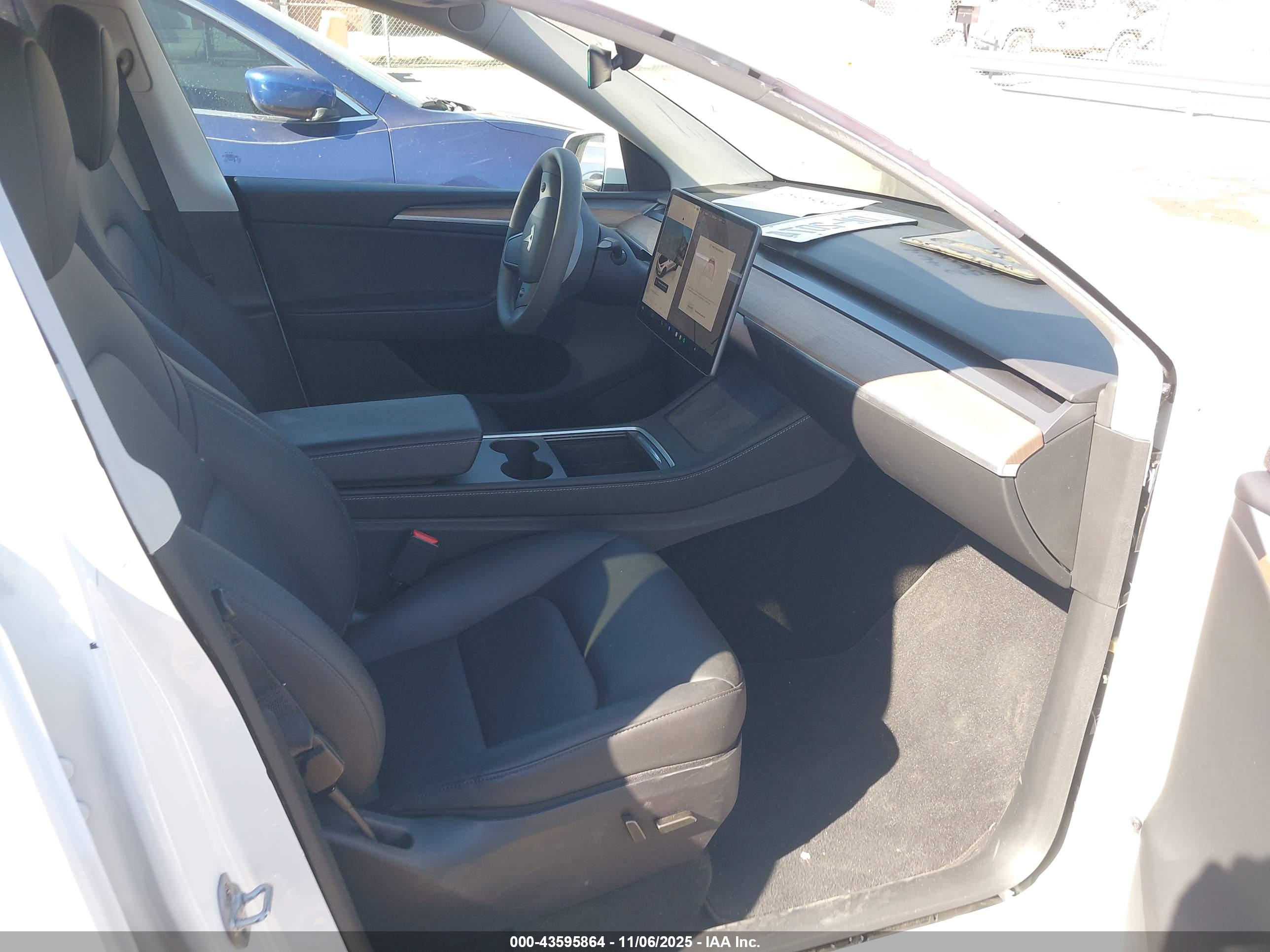 TESLA MODEL image 5