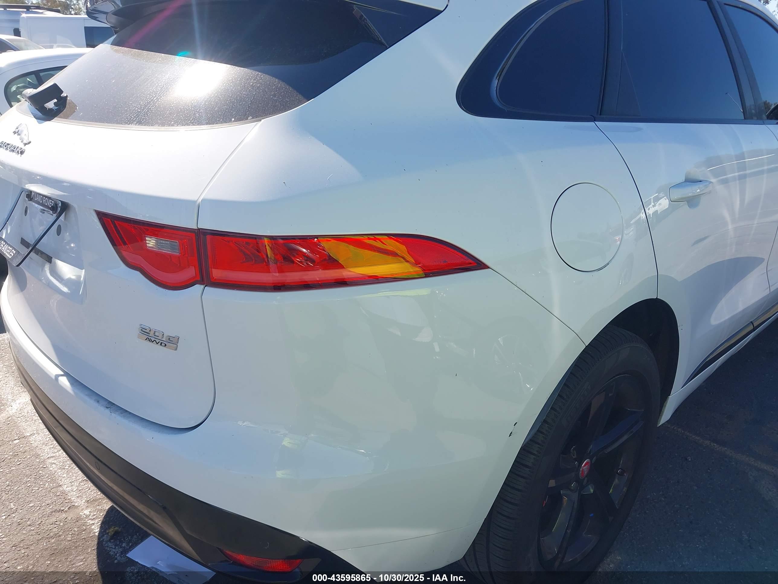 JAGUAR F-PACE image 6