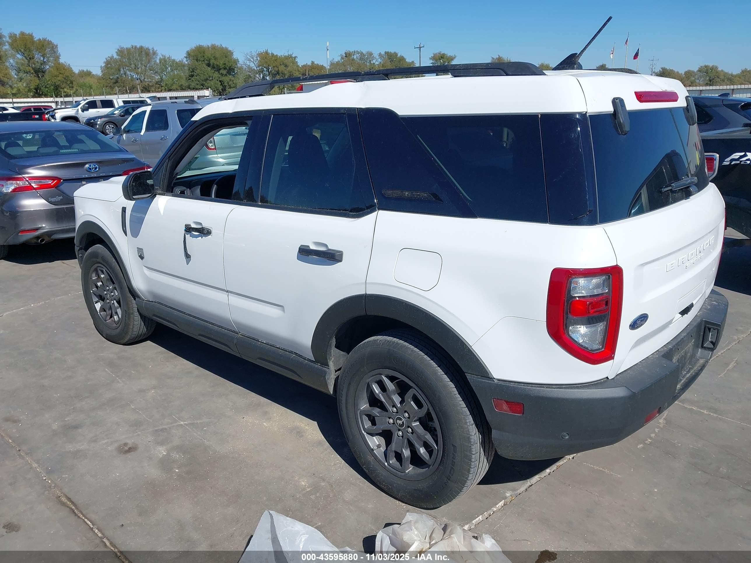FORD BRONCO image 3