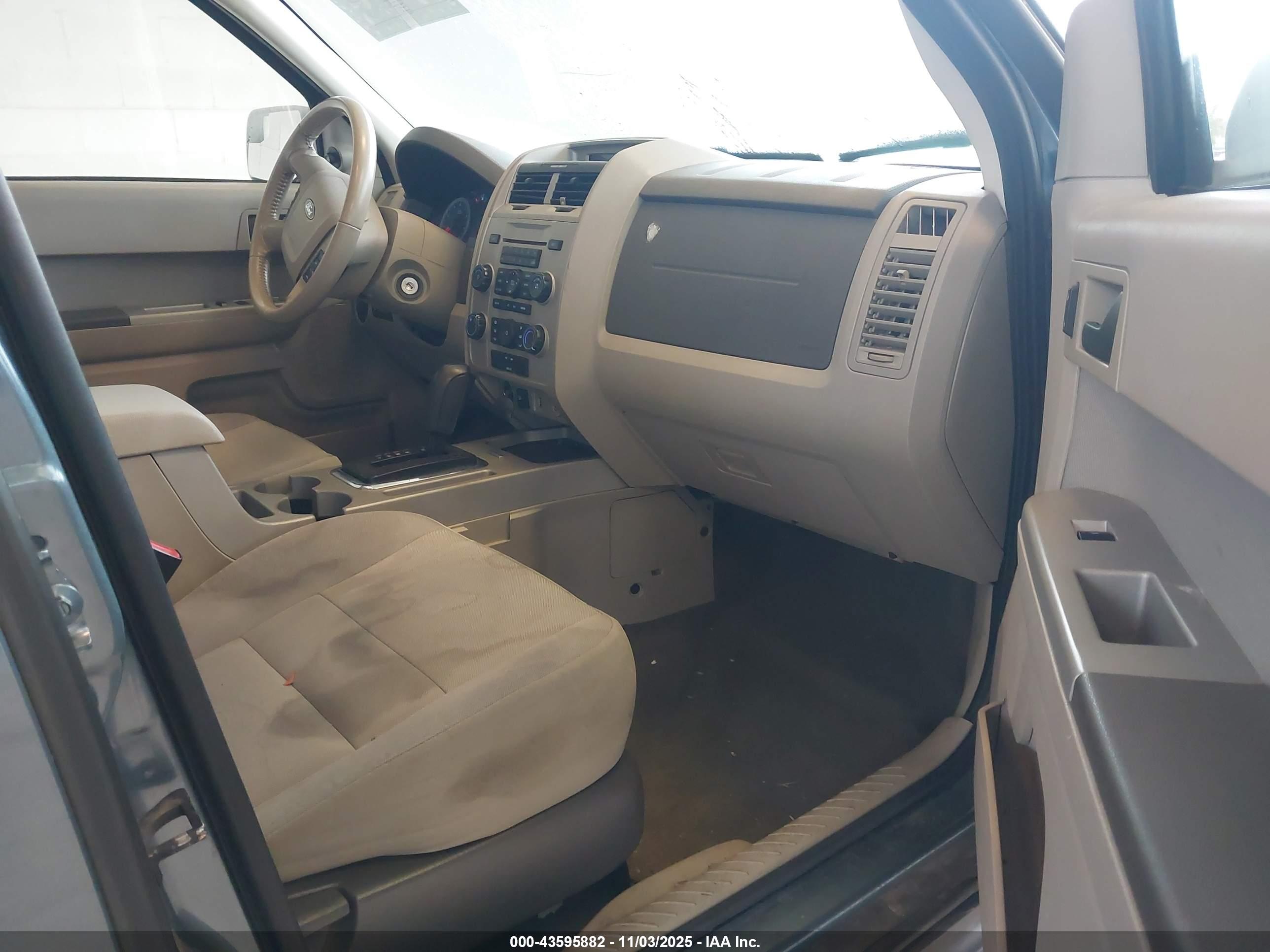 FORD ESCAPE image 5
