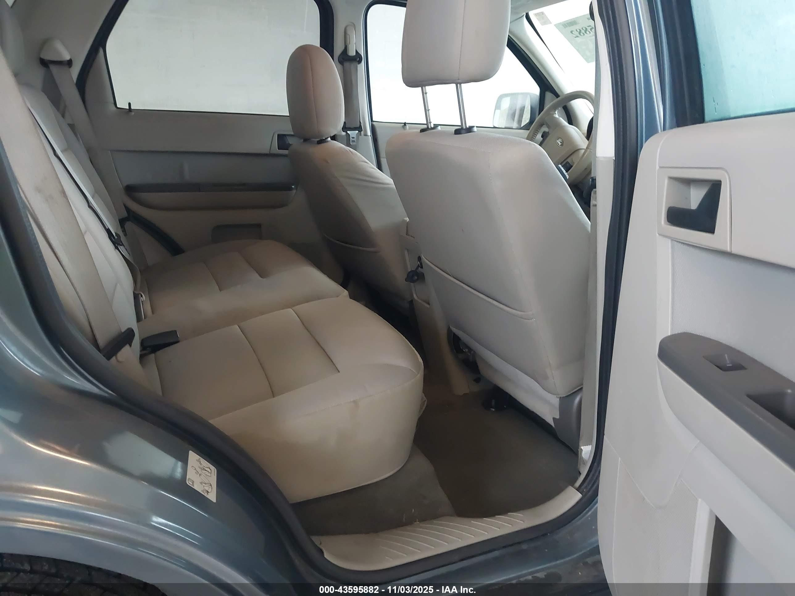 FORD ESCAPE image 8