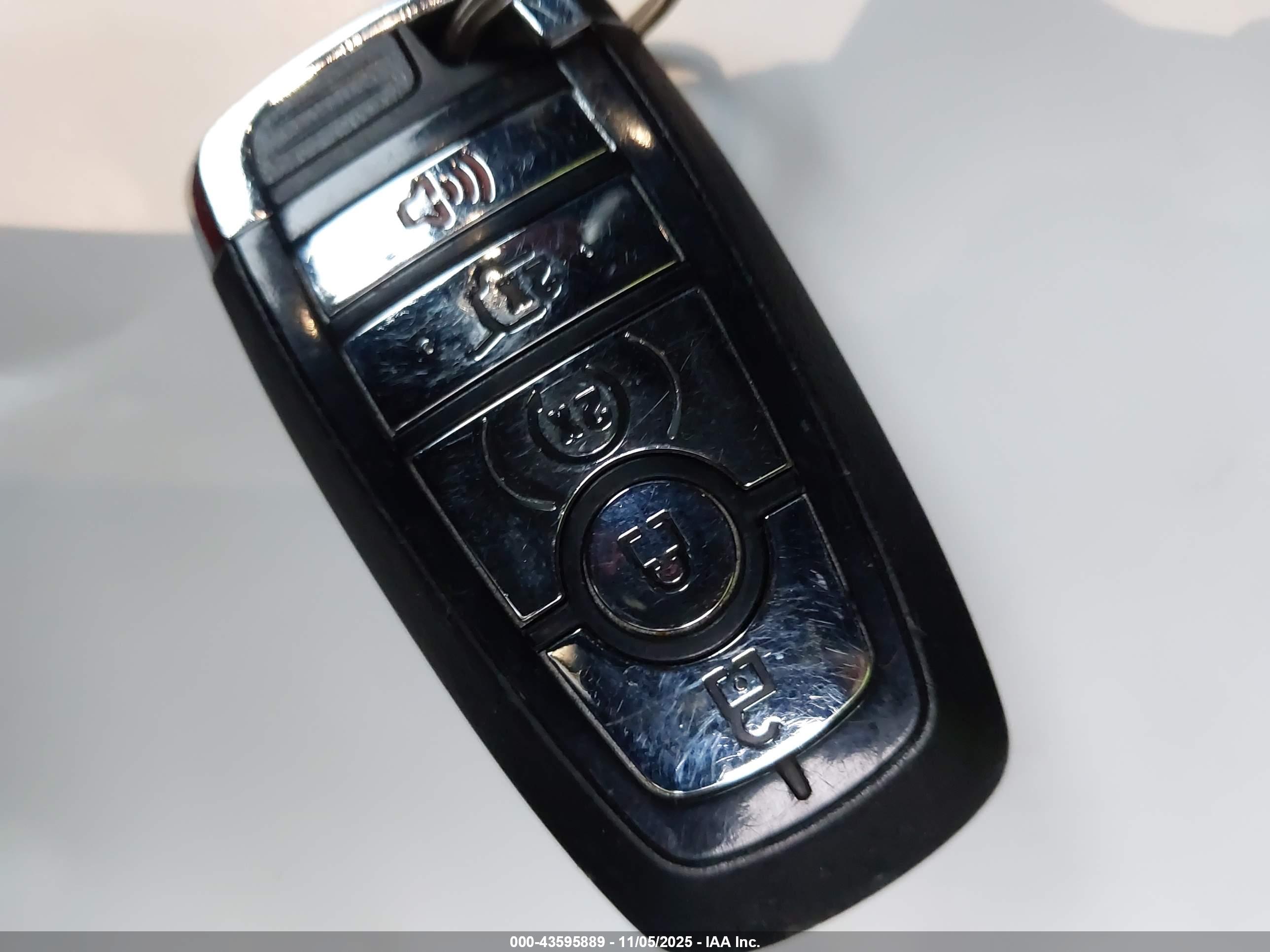 LINCOLN NAVIGATOR image 11