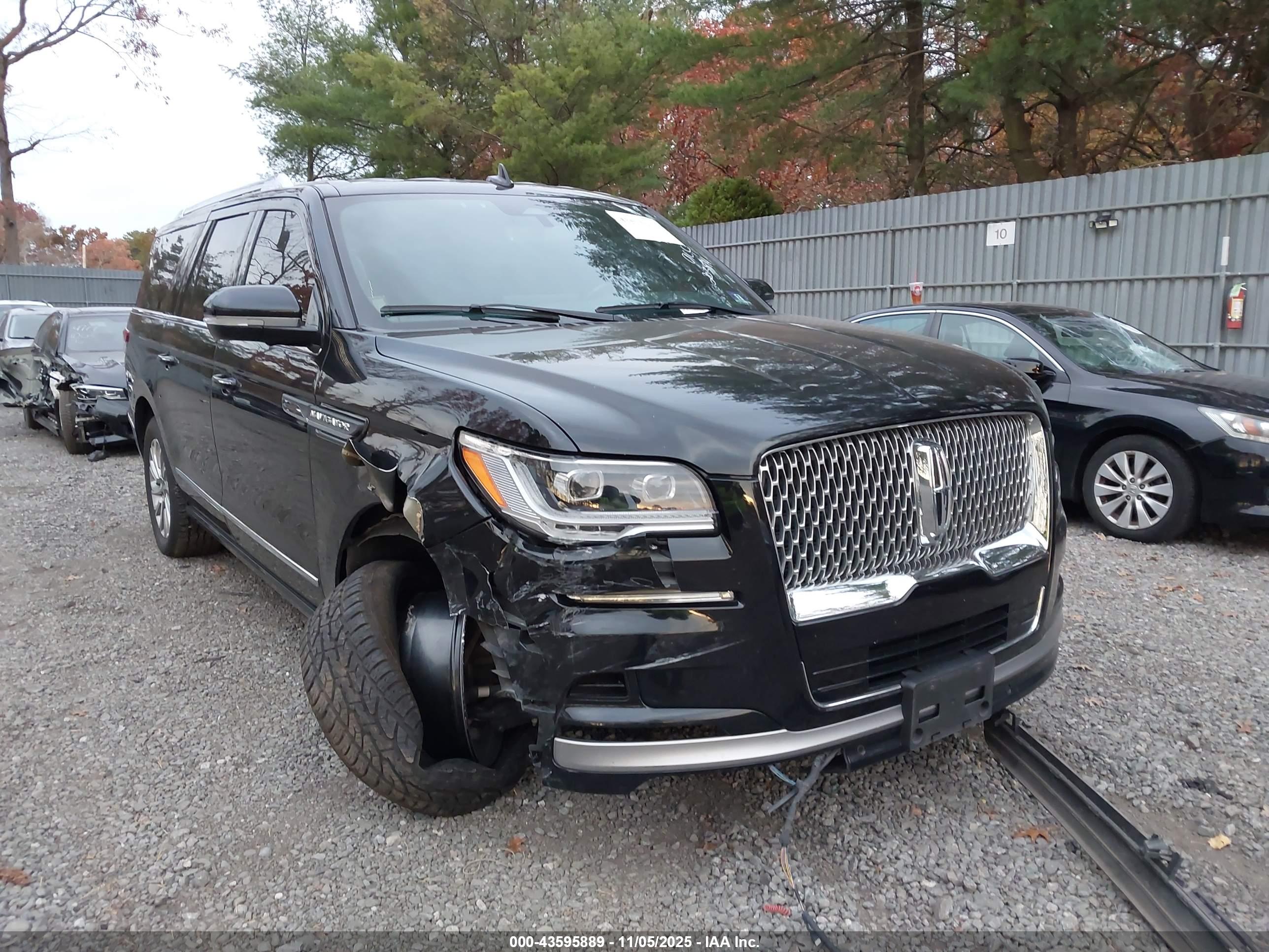 LINCOLN NAVIGATOR image 6