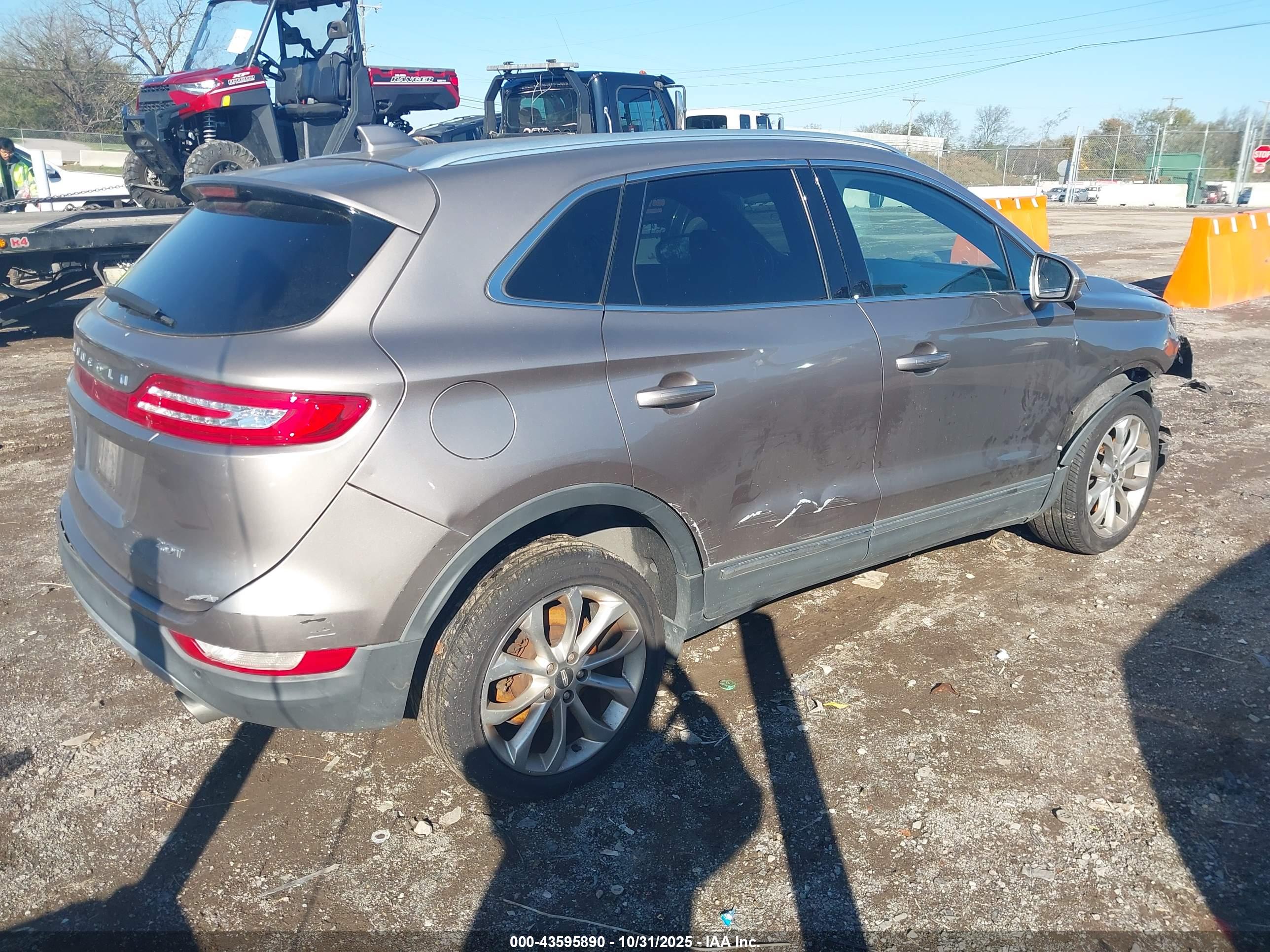 LINCOLN MKC image 4