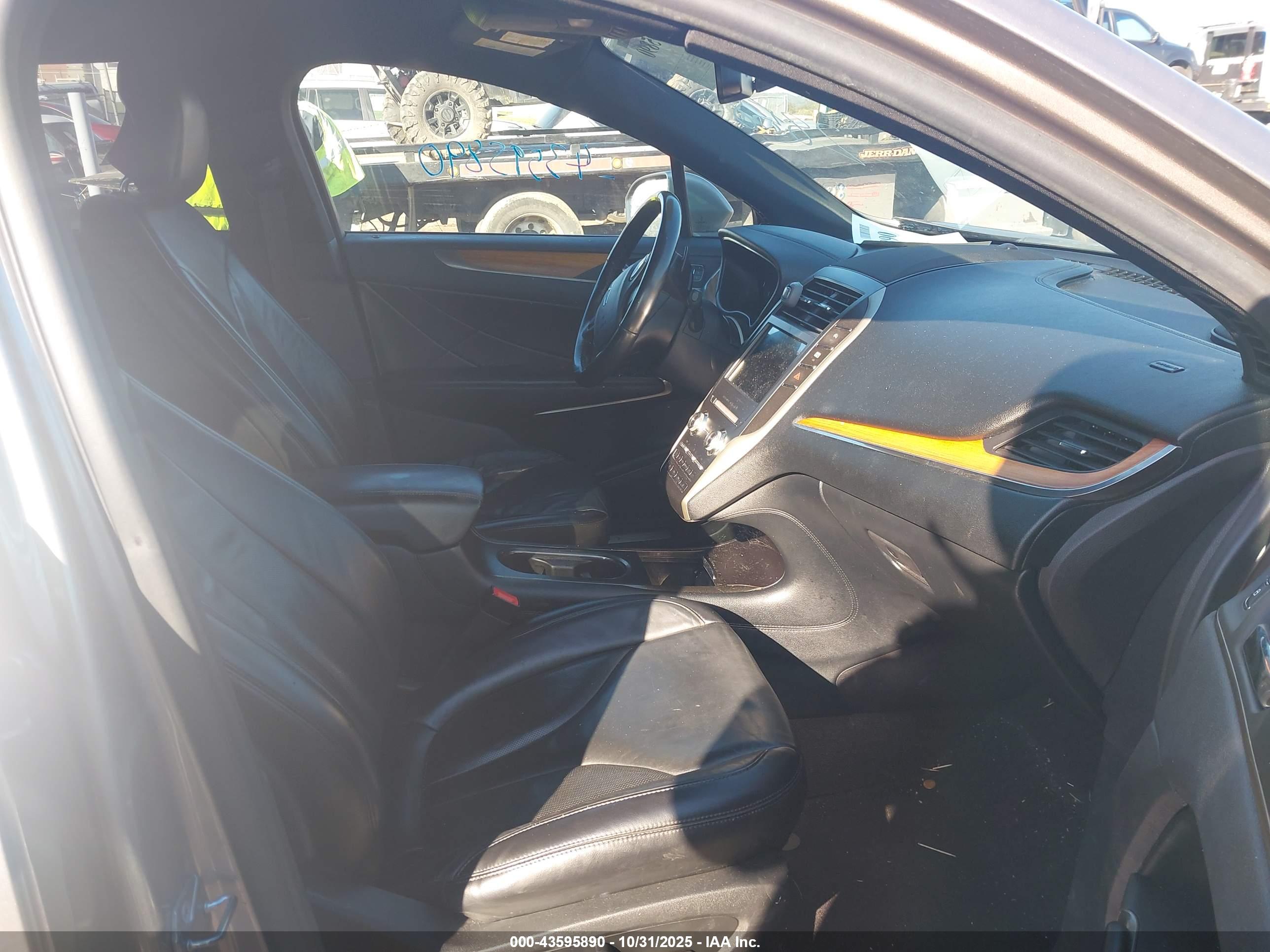 LINCOLN MKC image 5