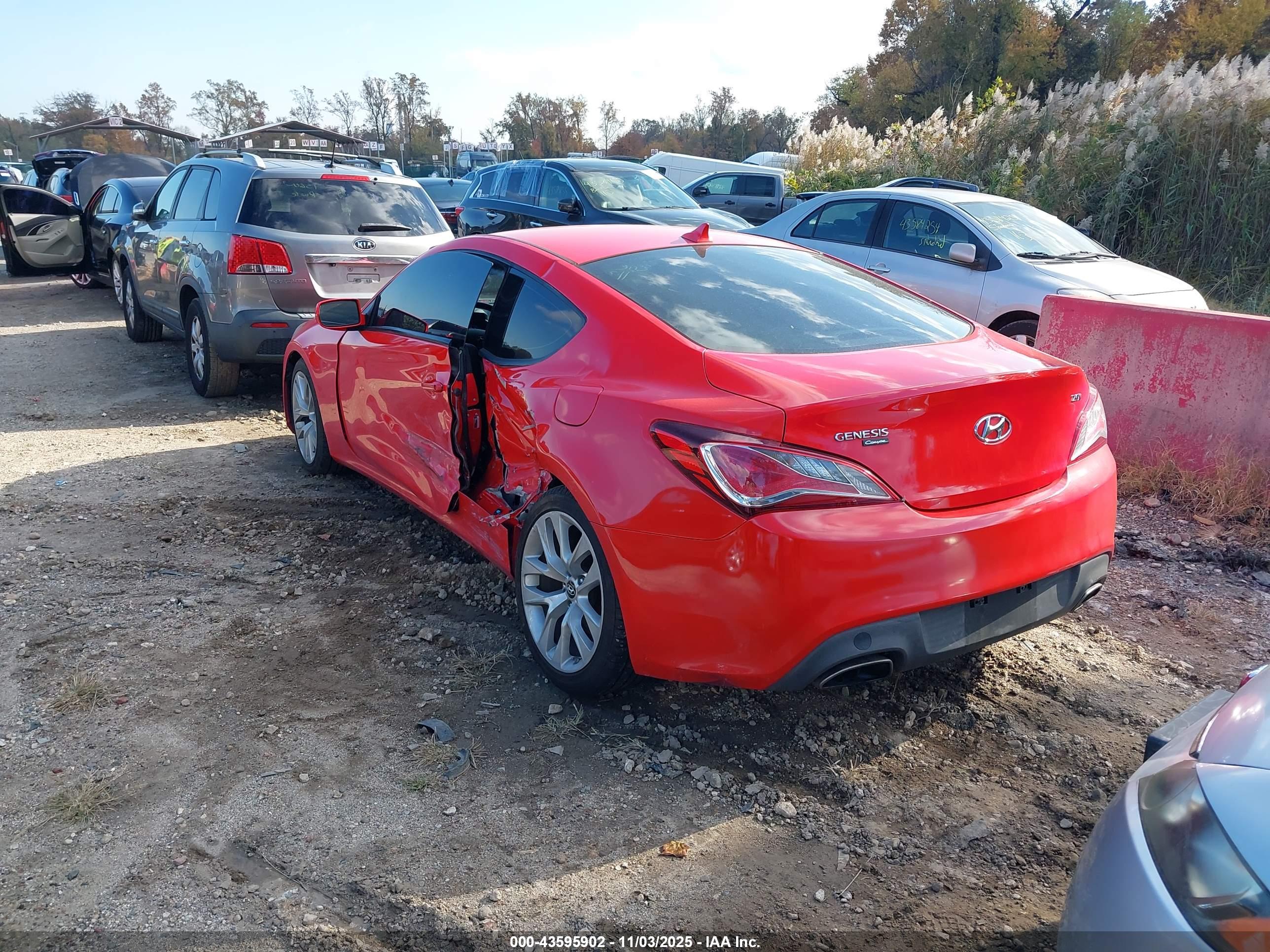 HYUNDAI GENESIS image 3