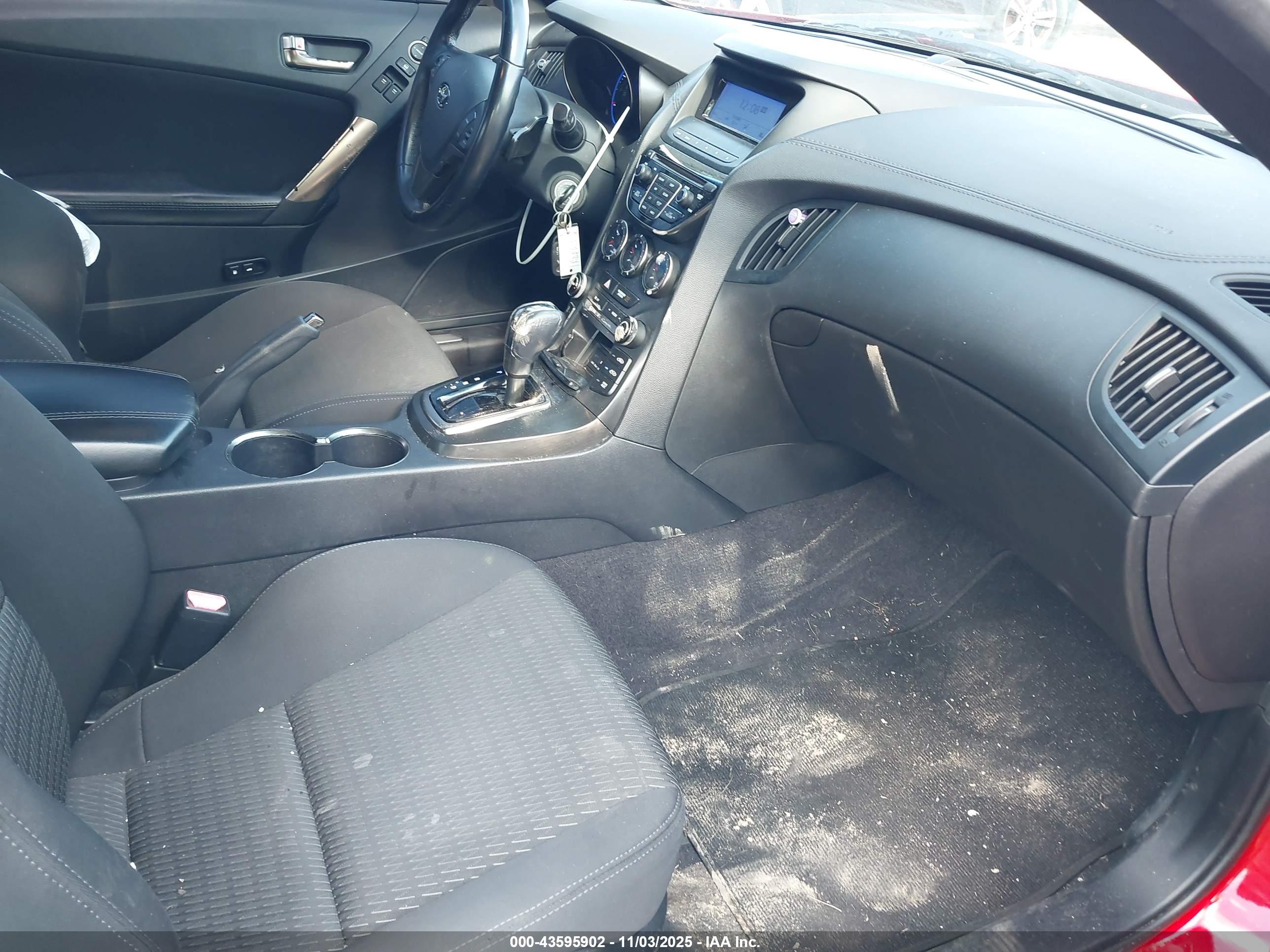 HYUNDAI GENESIS image 5