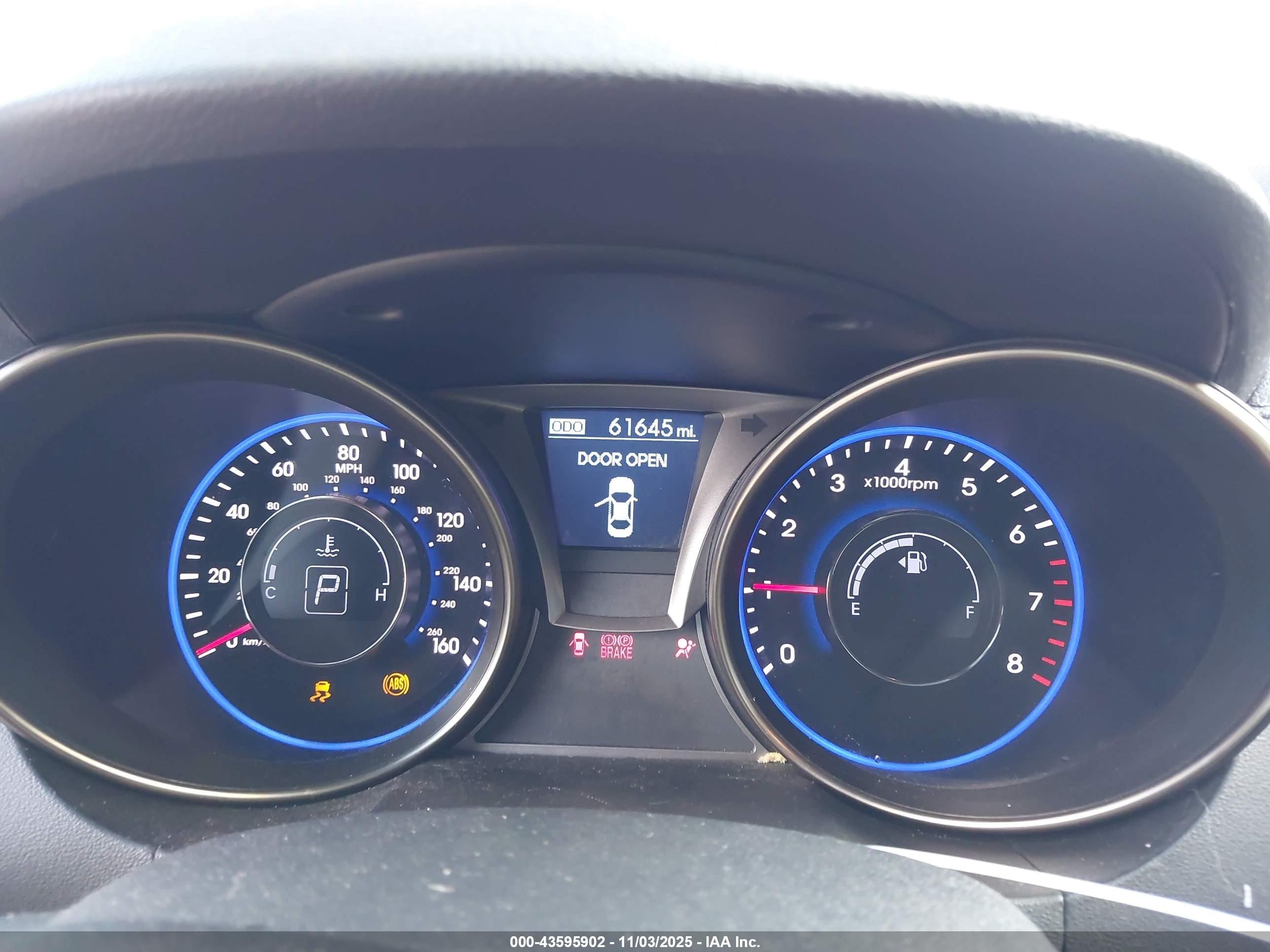 HYUNDAI GENESIS image 7