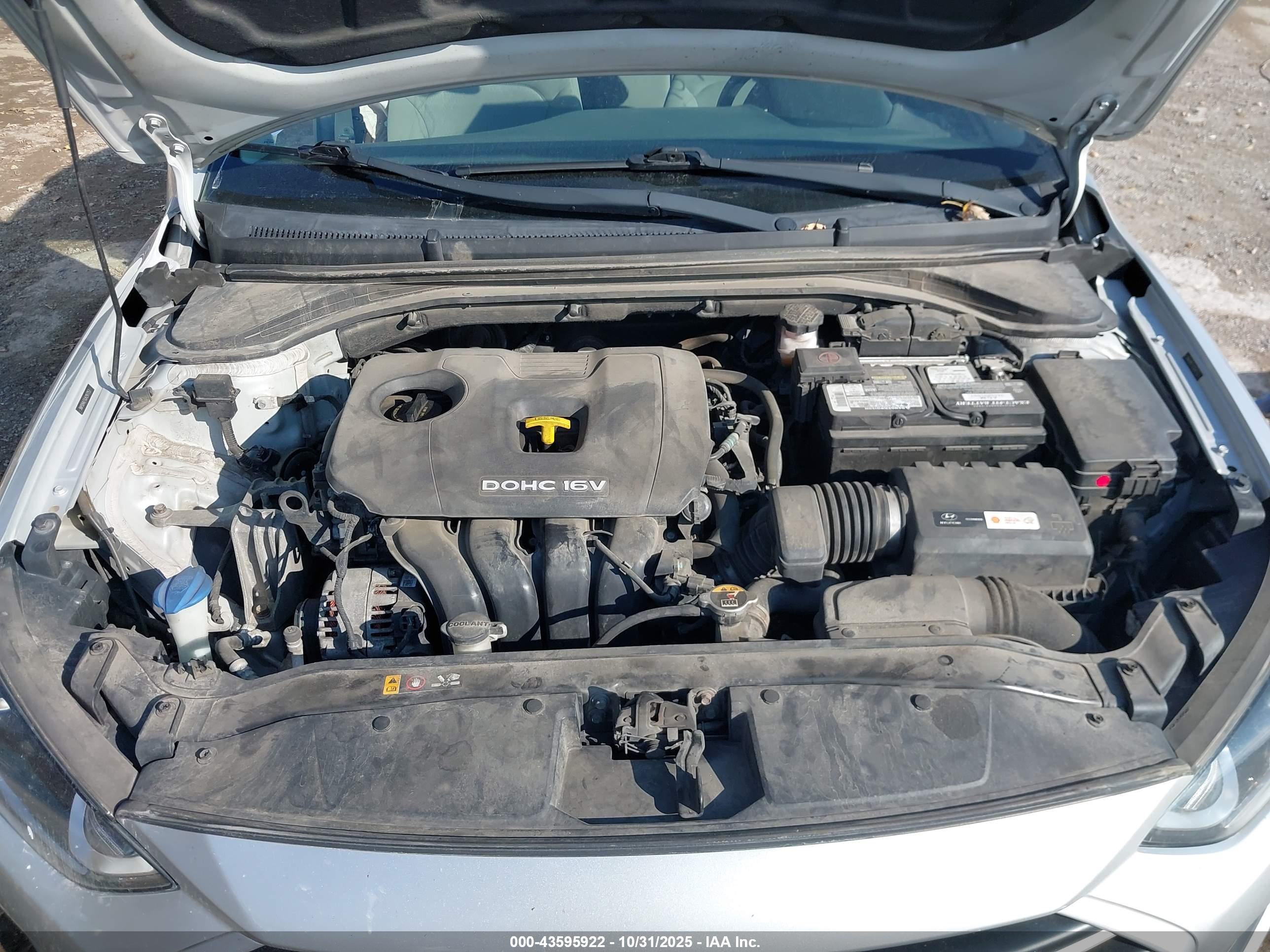 HYUNDAI ELANTRA image 10