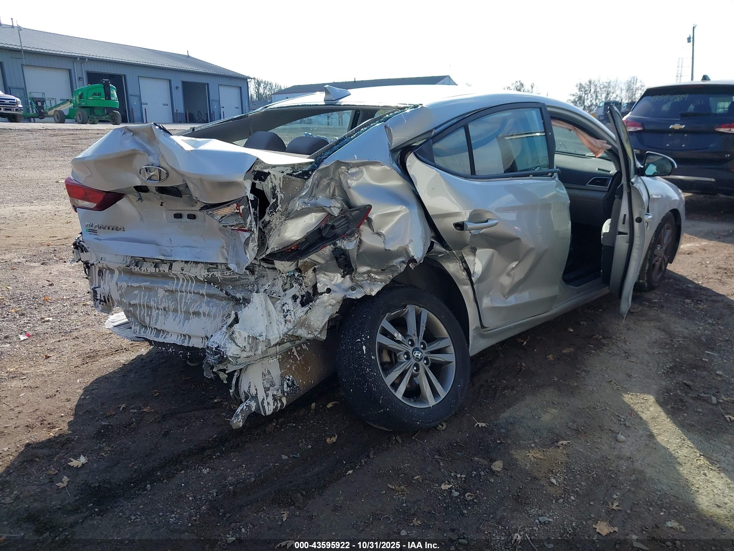 HYUNDAI ELANTRA image 4