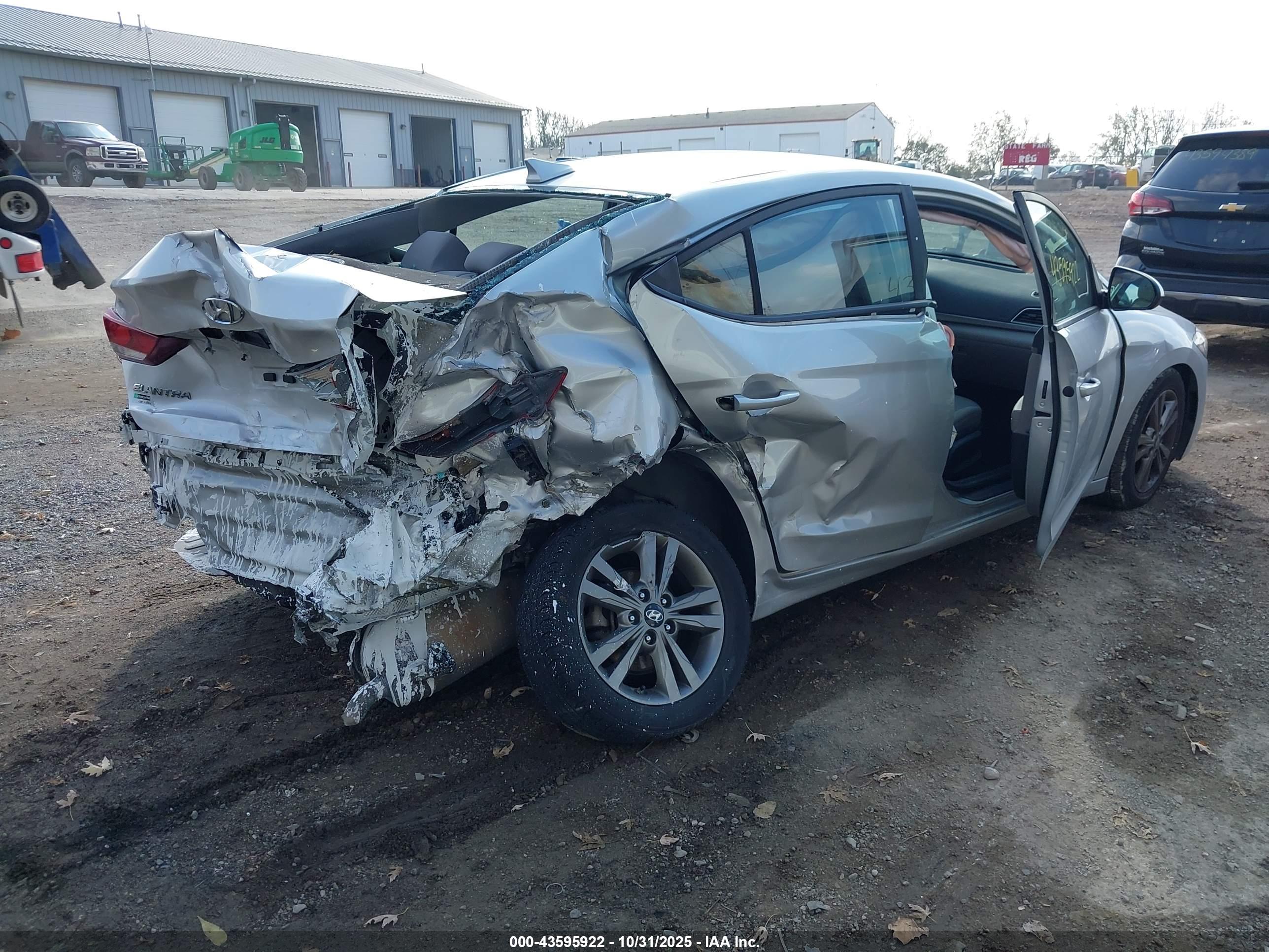 HYUNDAI ELANTRA image 6