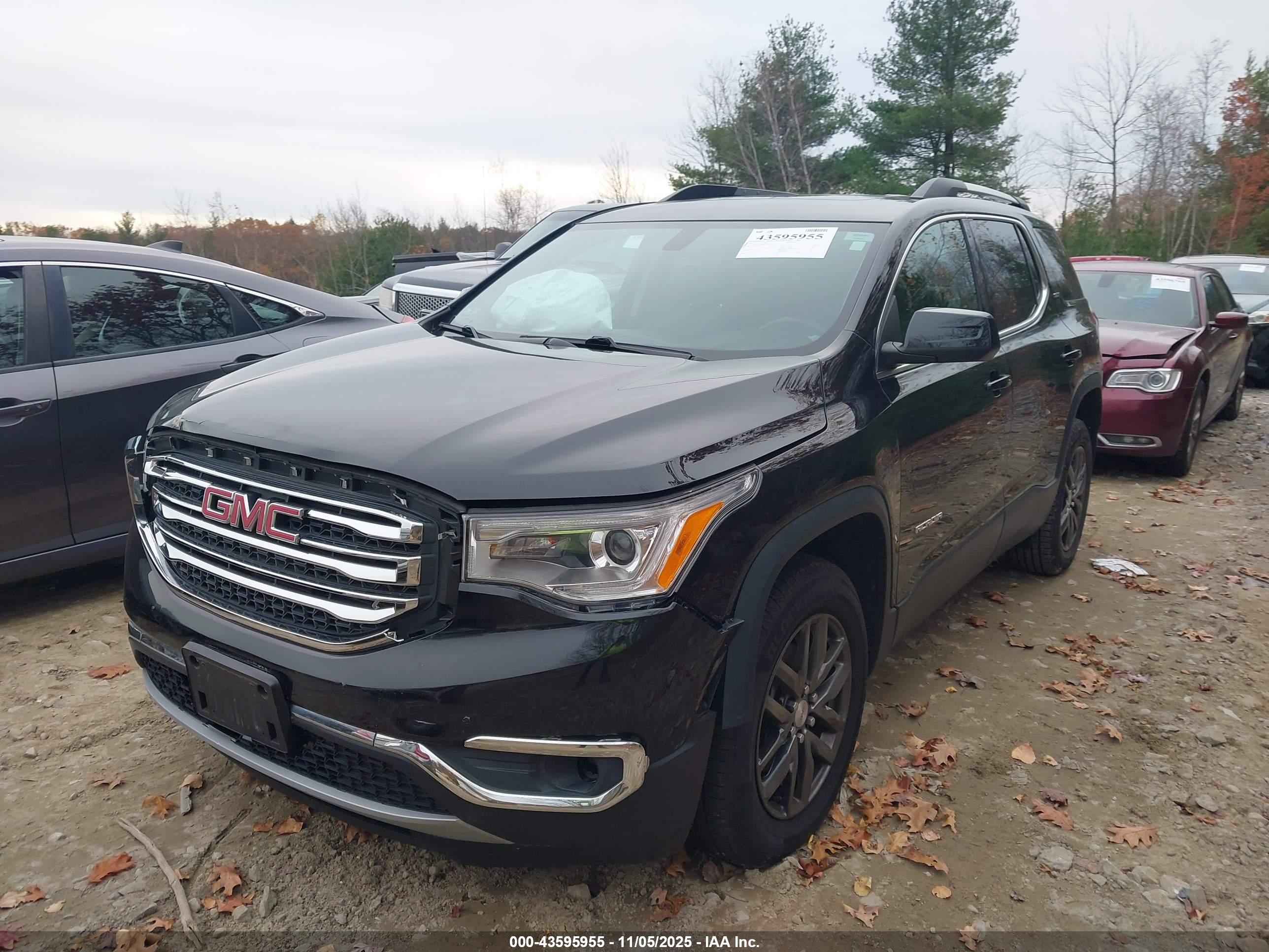 GMC ACADIA image 2