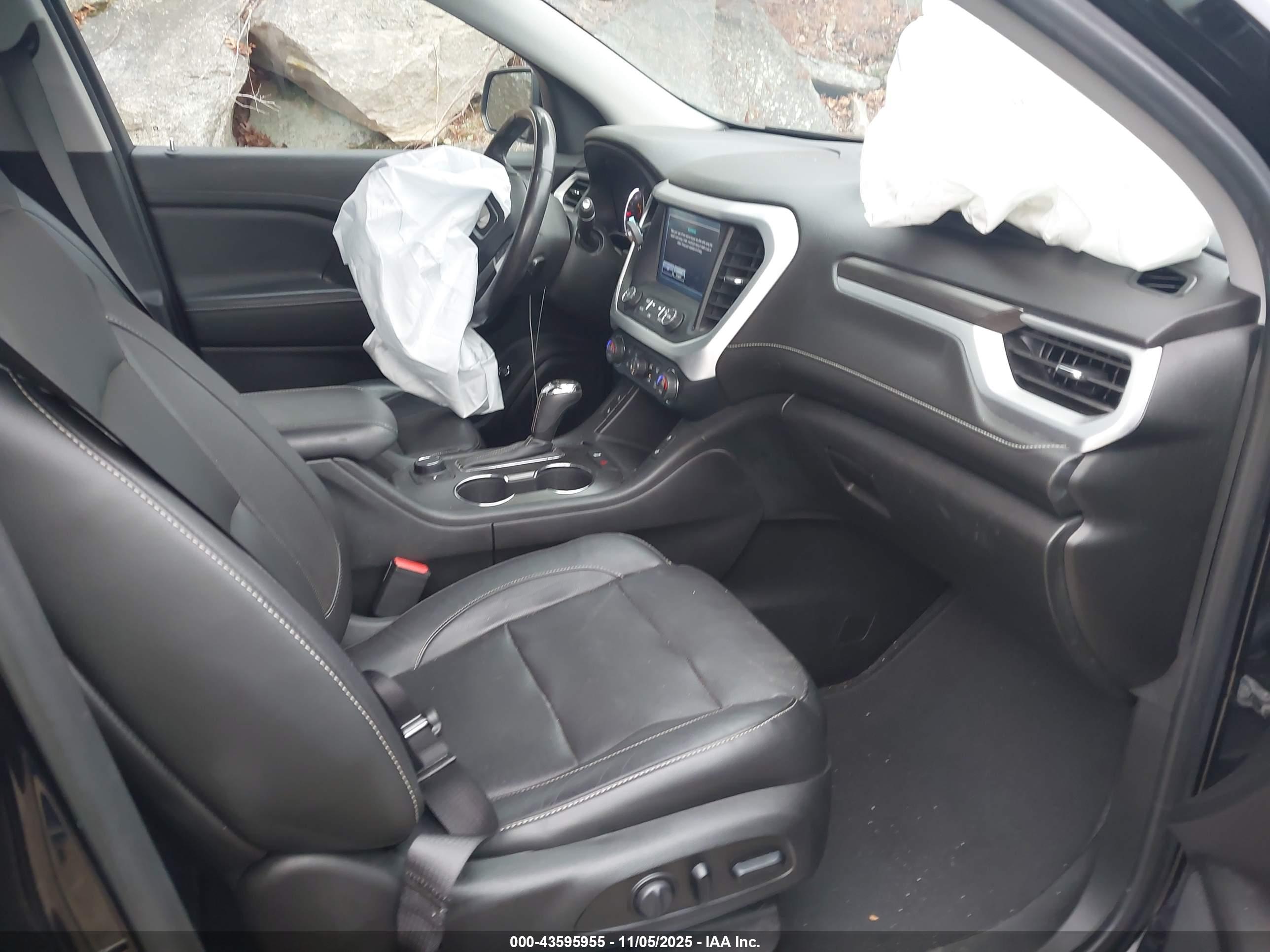 GMC ACADIA image 5