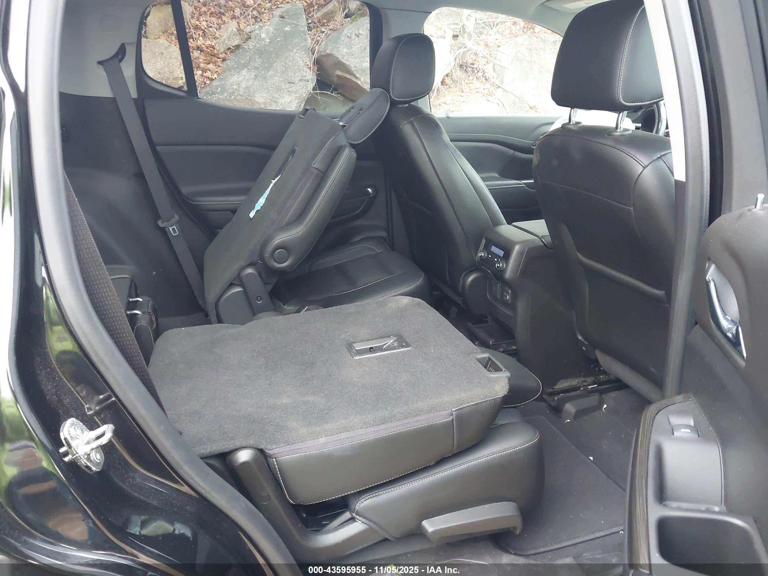 GMC ACADIA image 8